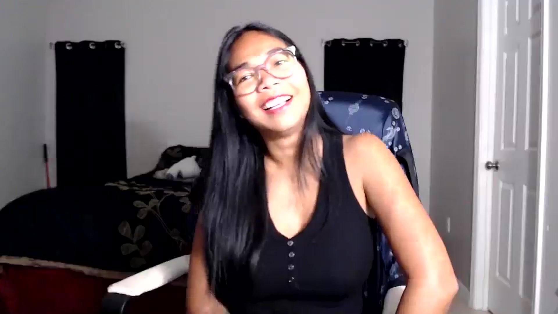 Gallery image thumbnail from Littlekai2025's myfreecams stream on, 05/20/2025, 02:24 image 6 of 20