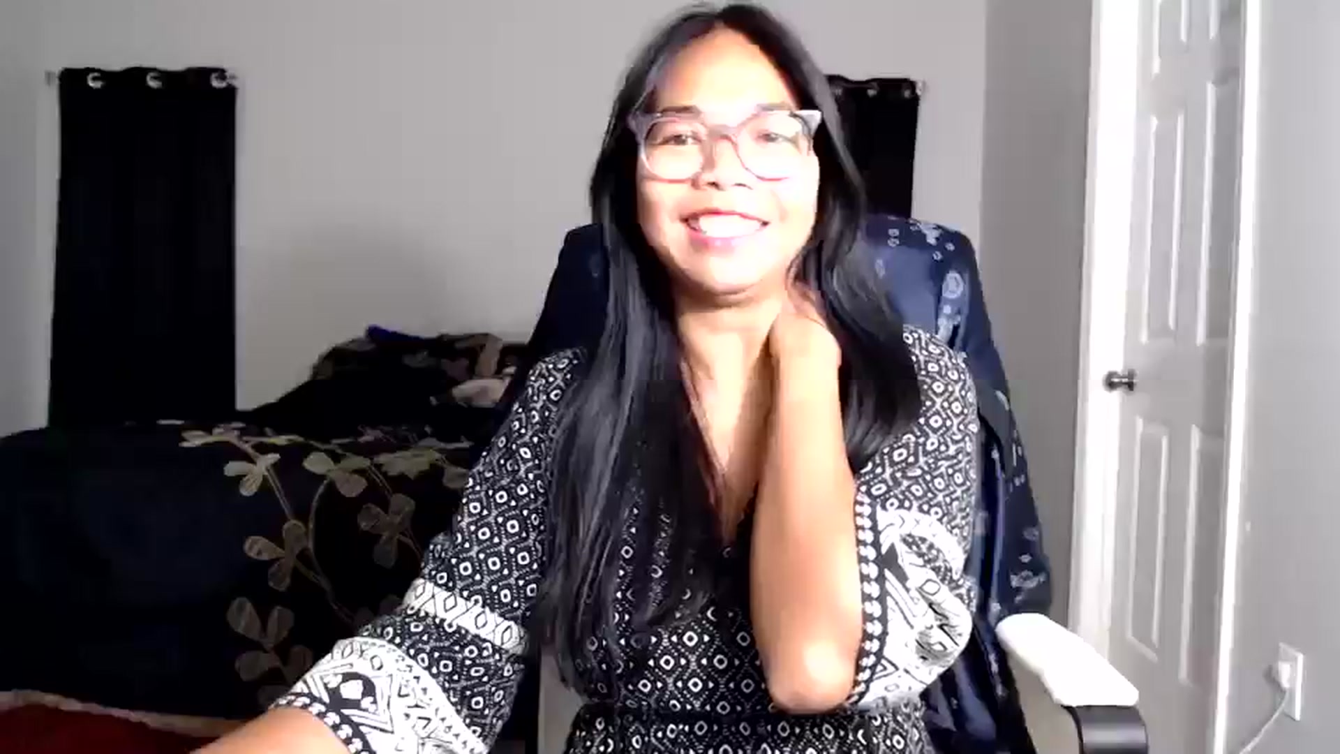 Gallery image thumbnail from Littlekai2025's myfreecams stream on, 05/21/2025, 03:01 image 15 of 20