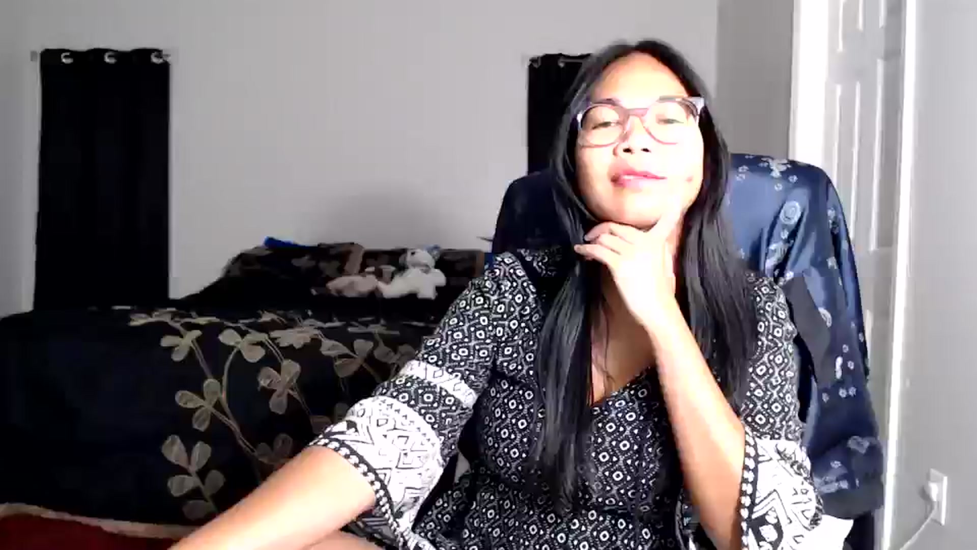 Gallery image thumbnail from Littlekai2025's myfreecams stream on, 05/21/2025, 03:01 image 8 of 20