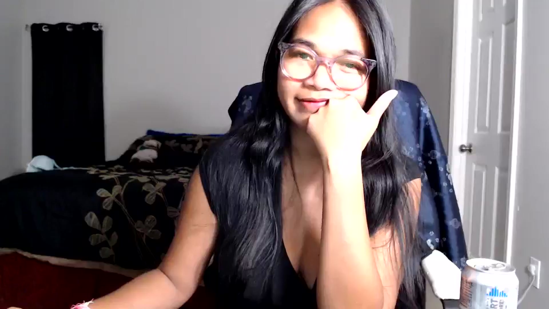 Gallery image thumbnail from Littlekai2025's myfreecams stream on, 05/24/2025, 05:16 image 11 of 20