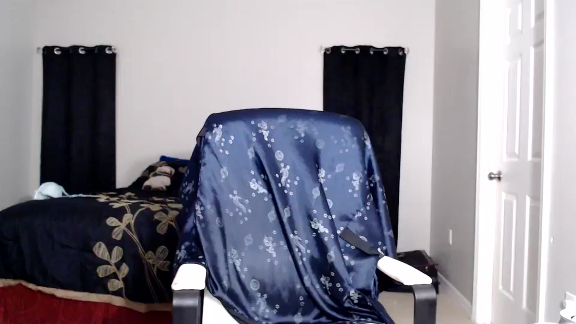 Gallery image thumbnail from Littlekai2025's myfreecams stream on, 05/24/2025, 05:16 image 18 of 20