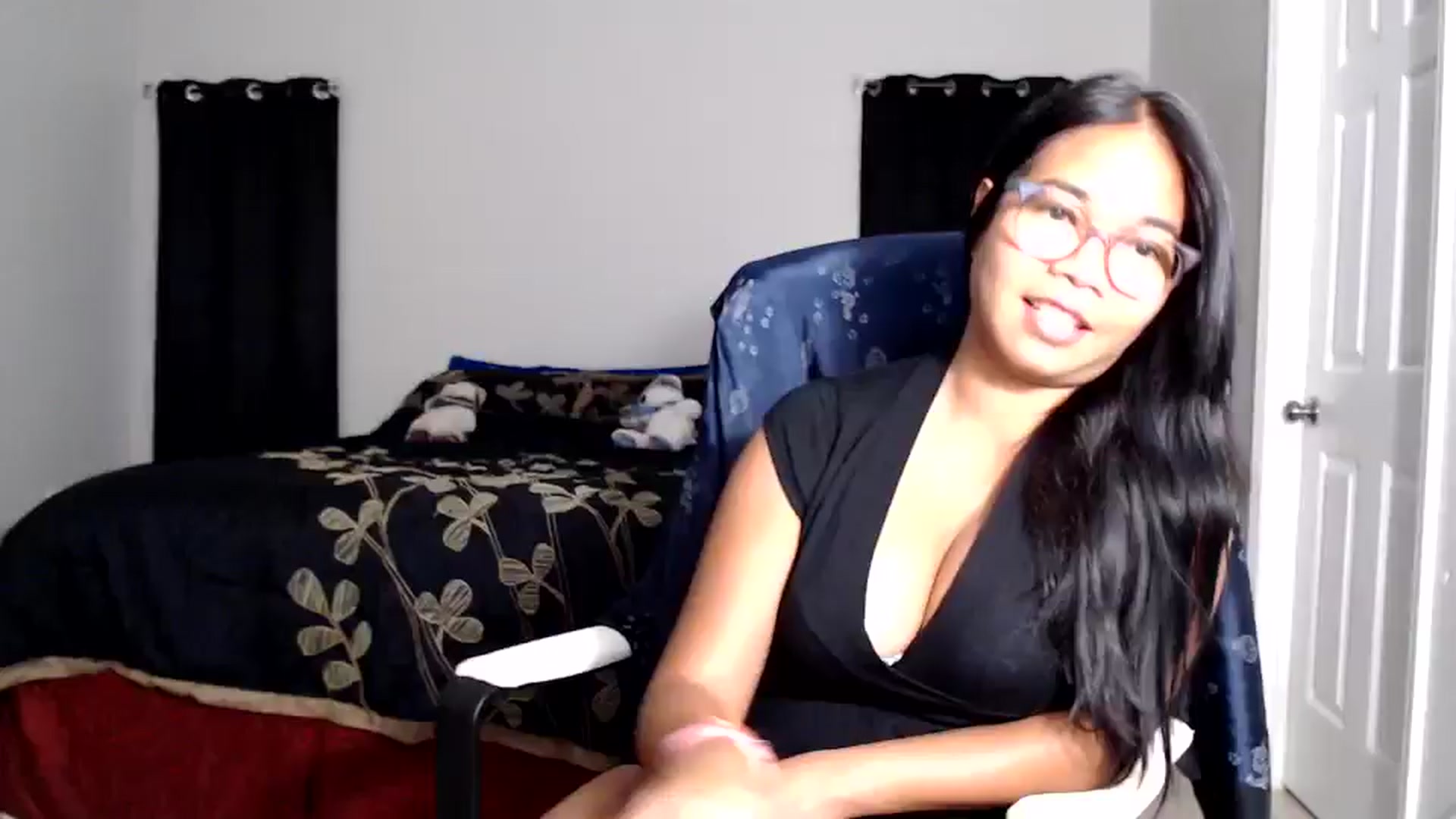 Gallery image thumbnail from Littlekai2025's myfreecams stream on, 05/24/2025, 05:16 image 1 of 20