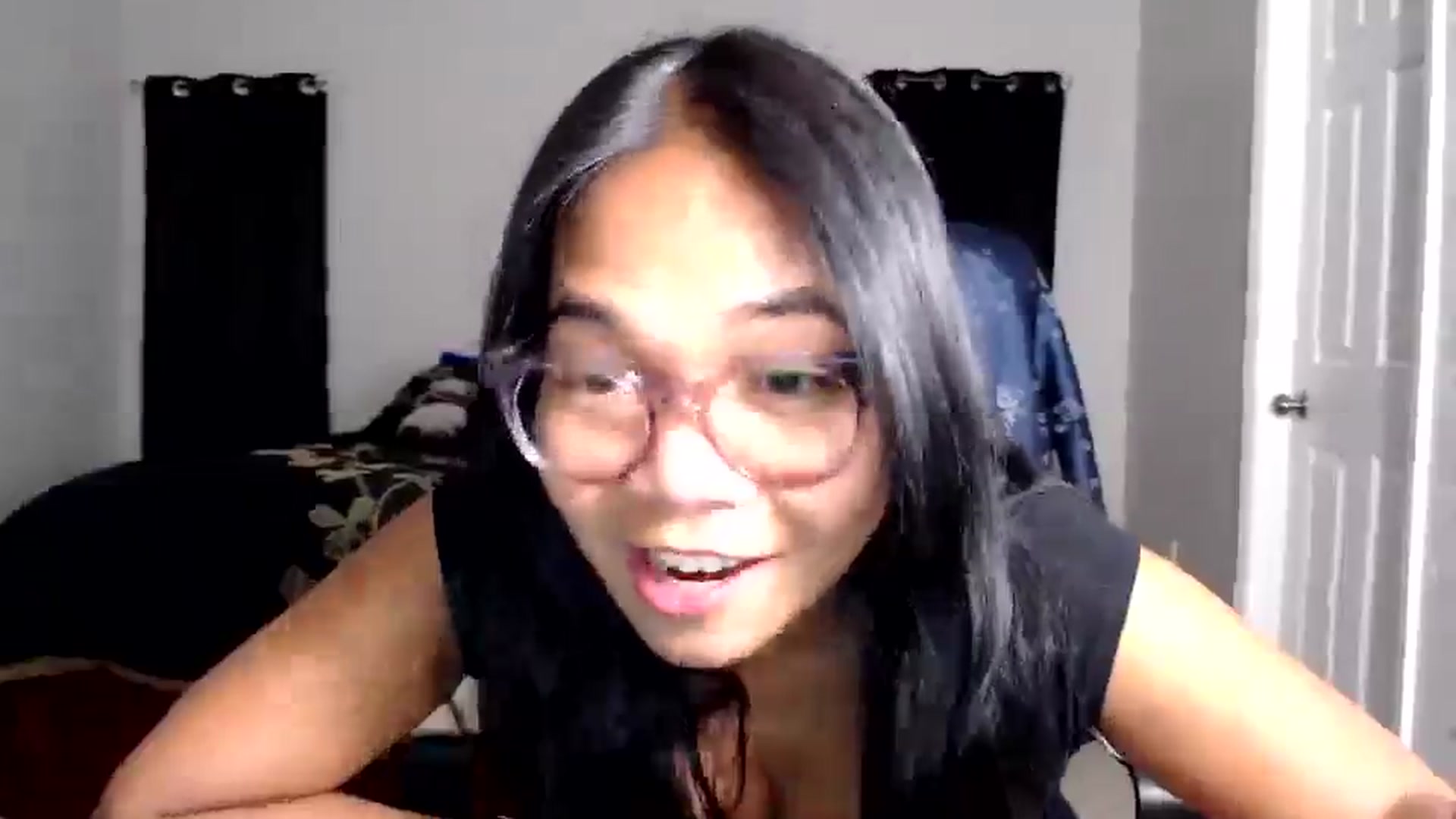 Gallery image thumbnail from Littlekai2025's myfreecams stream on, 05/24/2025, 05:16 image 3 of 20