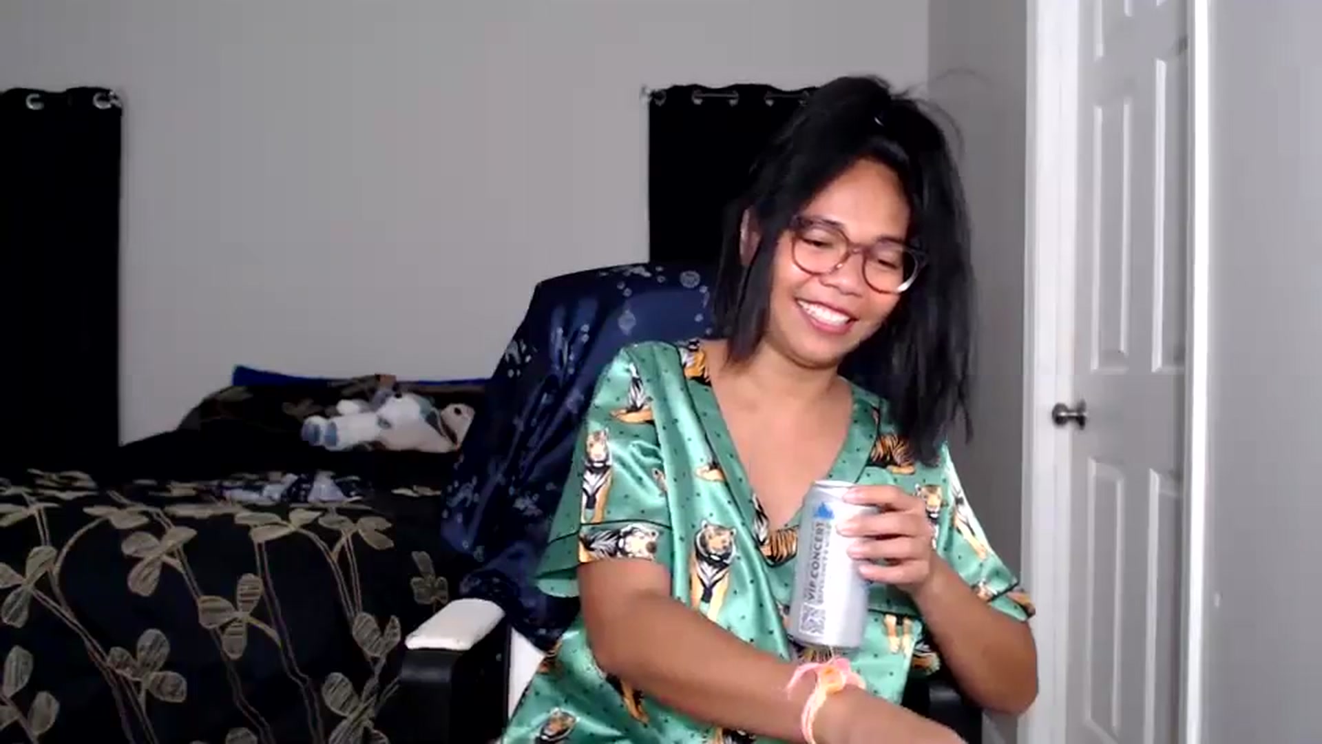 Gallery image thumbnail from Littlekai2025's myfreecams stream on, 05/25/2025, 03:43 image 18 of 20