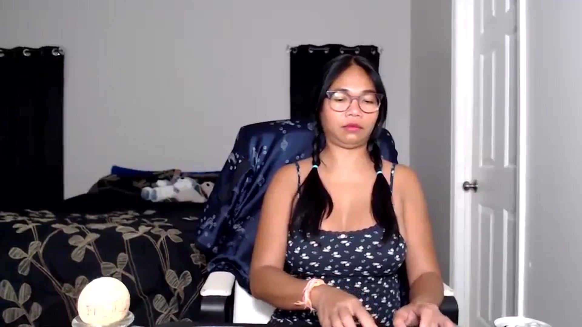 Gallery image thumbnail from Littlekai2025's myfreecams stream on, 05/25/2025, 03:43 image 7 of 20