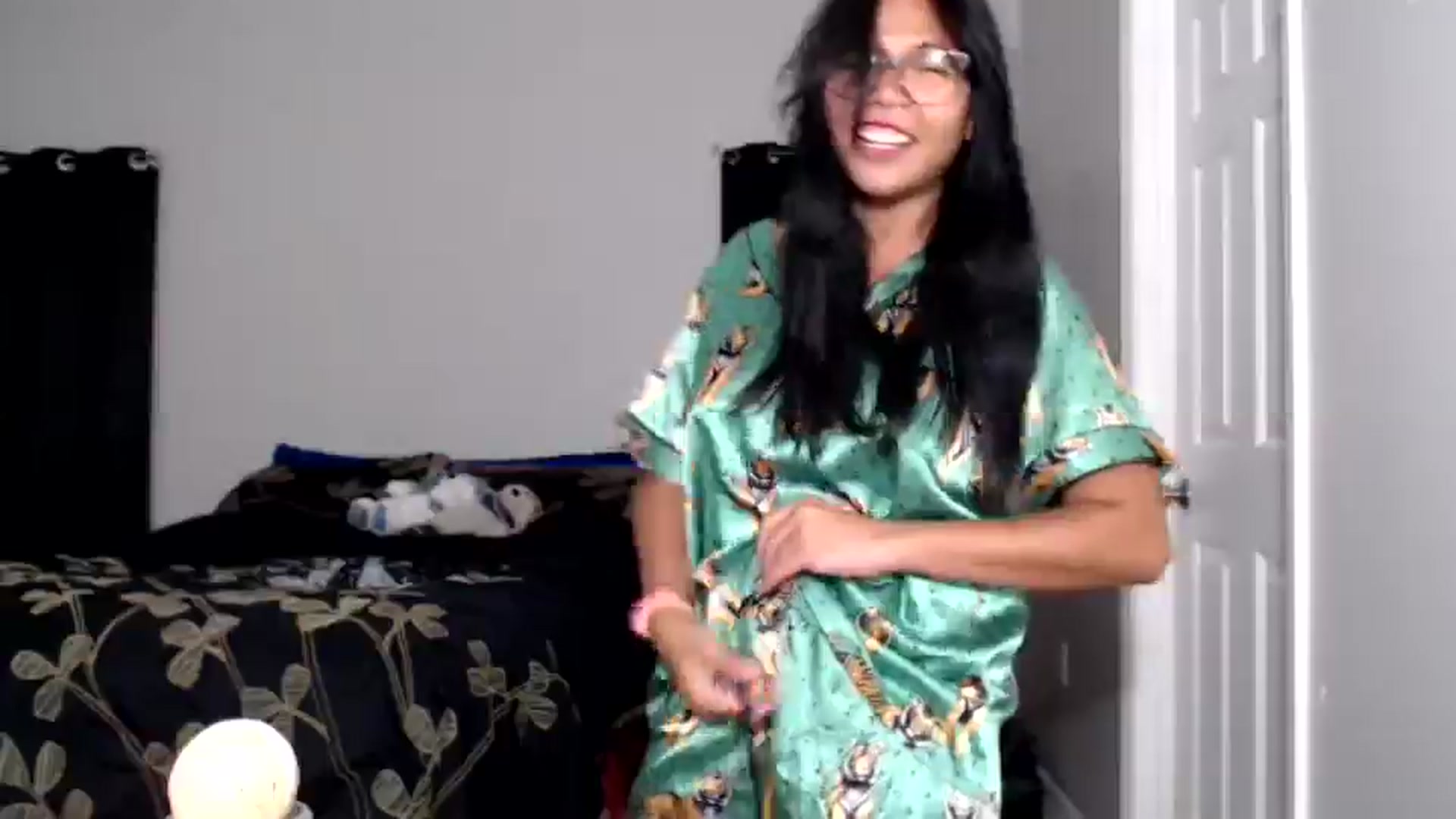 Gallery image thumbnail from Littlekai2025's myfreecams stream on, 05/25/2025, 03:43 image 15 of 20