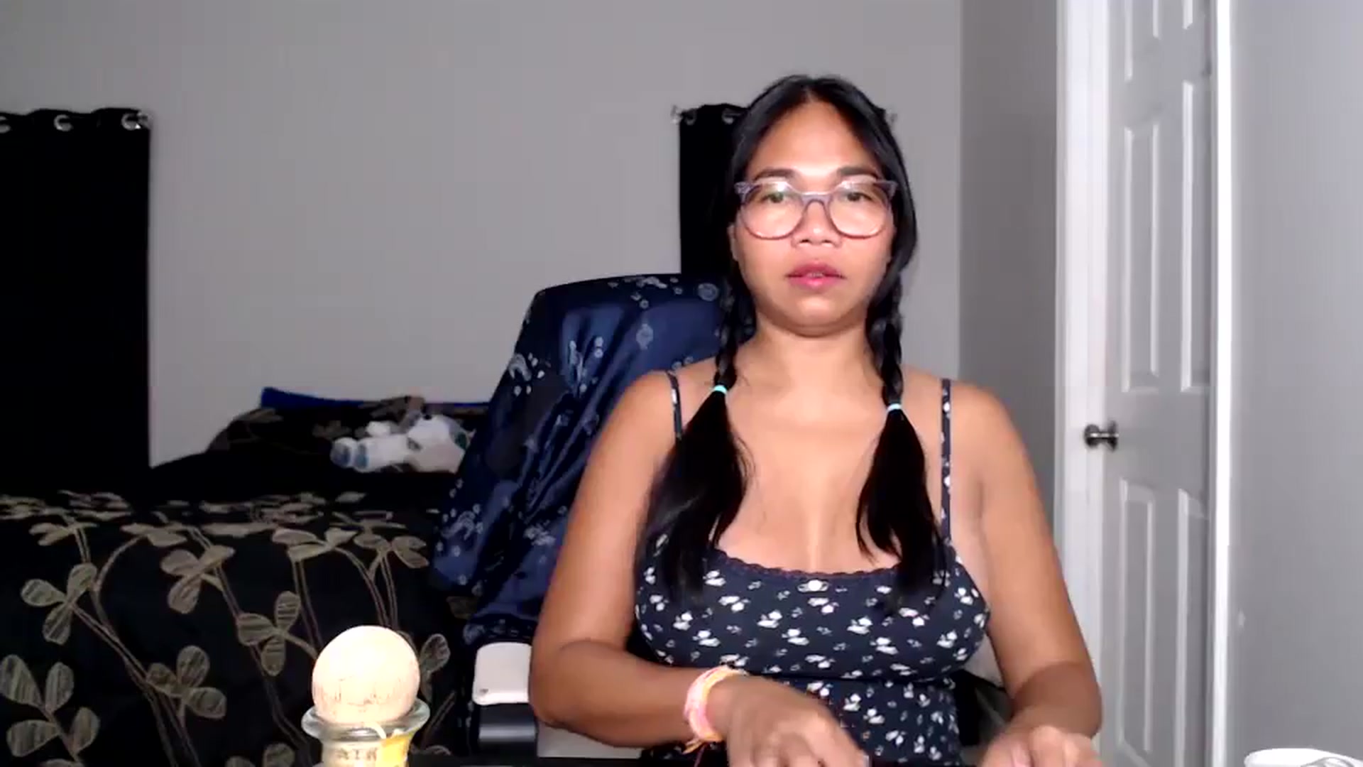 Gallery image thumbnail from Littlekai2025's myfreecams stream on, 05/25/2025, 03:43 image 4 of 20