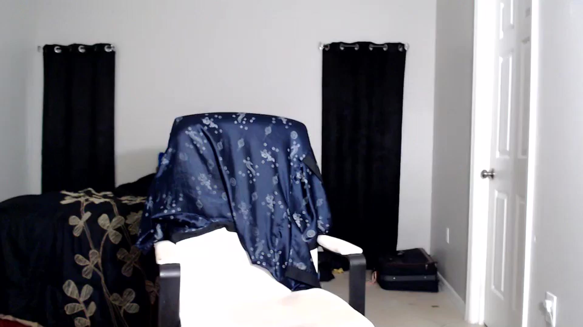 Gallery image thumbnail from Littlekai2025's myfreecams stream on, 05/28/2025, 23:00 image 18 of 20