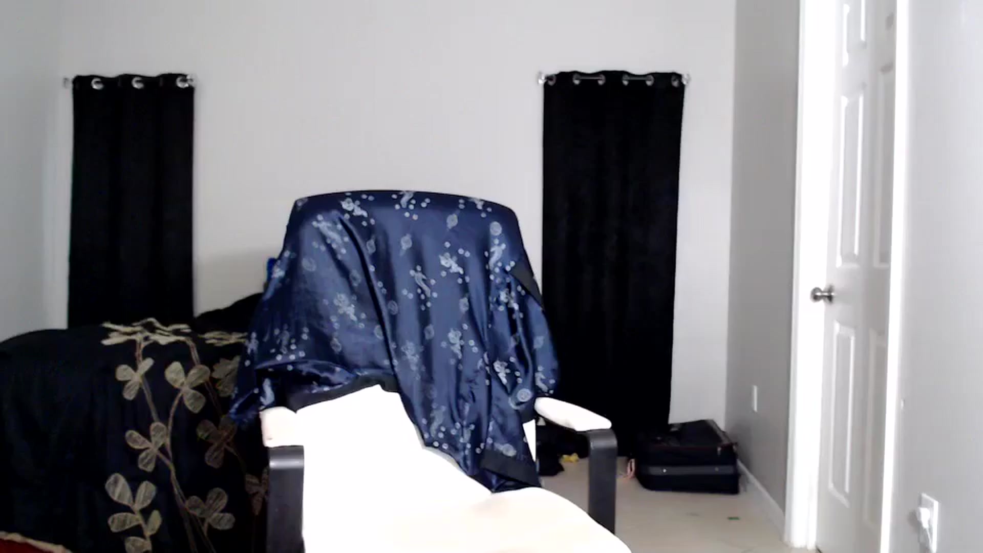 Gallery image thumbnail from Littlekai2025's myfreecams stream on, 05/28/2025, 23:00 image 19 of 20