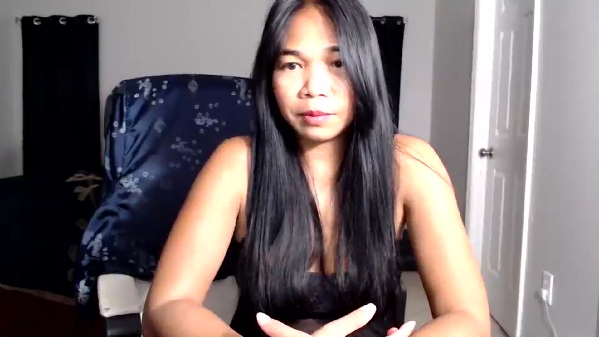 Gallery image thumbnail from Littlekai2025's myfreecams stream on, 05/30/2025, 24:35 image 14 of 20