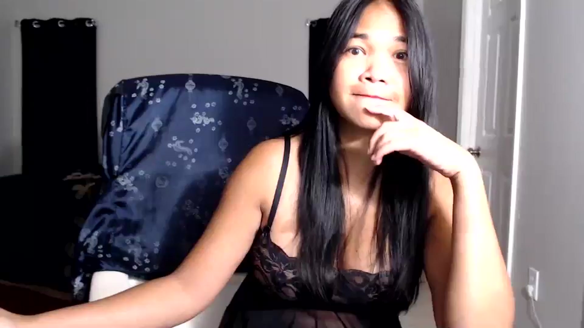 Gallery image thumbnail from Littlekai2025's myfreecams stream on, 05/30/2025, 24:35 image 13 of 20