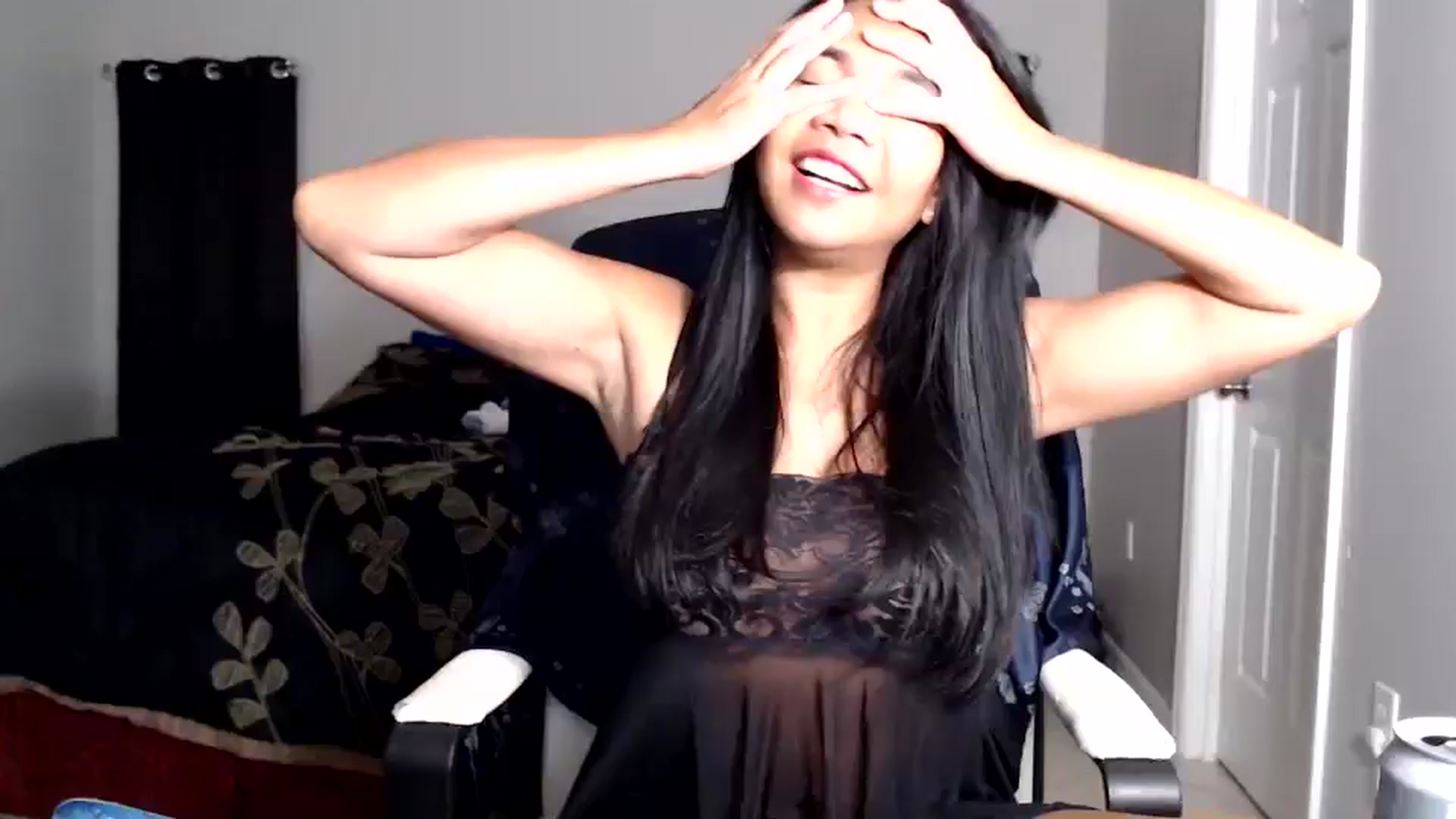 Gallery image thumbnail from Littlekai2025's myfreecams stream on, 05/30/2025, 04:17 image 12 of 20