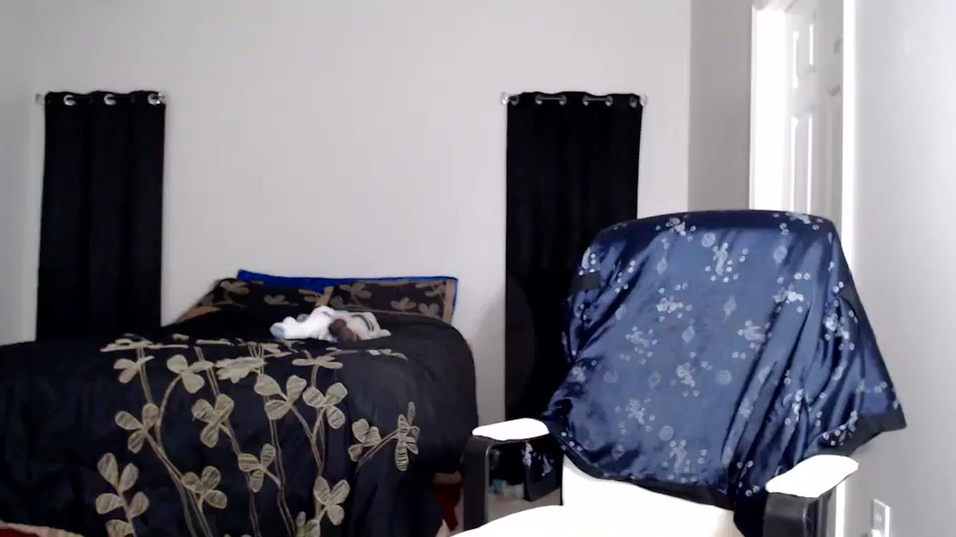 Gallery image thumbnail from Littlekai2025's myfreecams stream on, 05/30/2025, 04:17 image 18 of 20