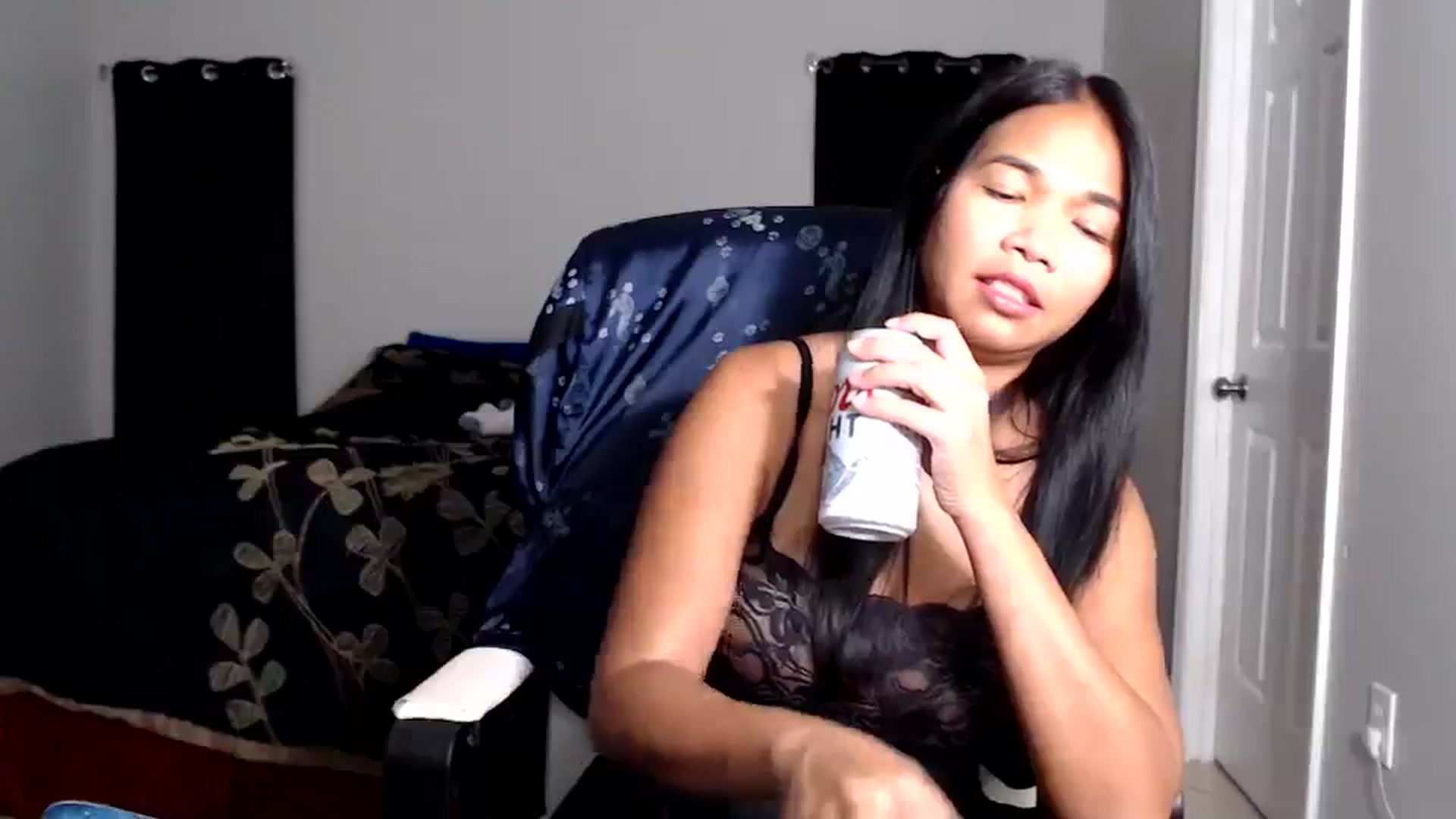 Gallery image thumbnail from Littlekai2025's myfreecams stream on, 05/30/2025, 04:17 image 11 of 20