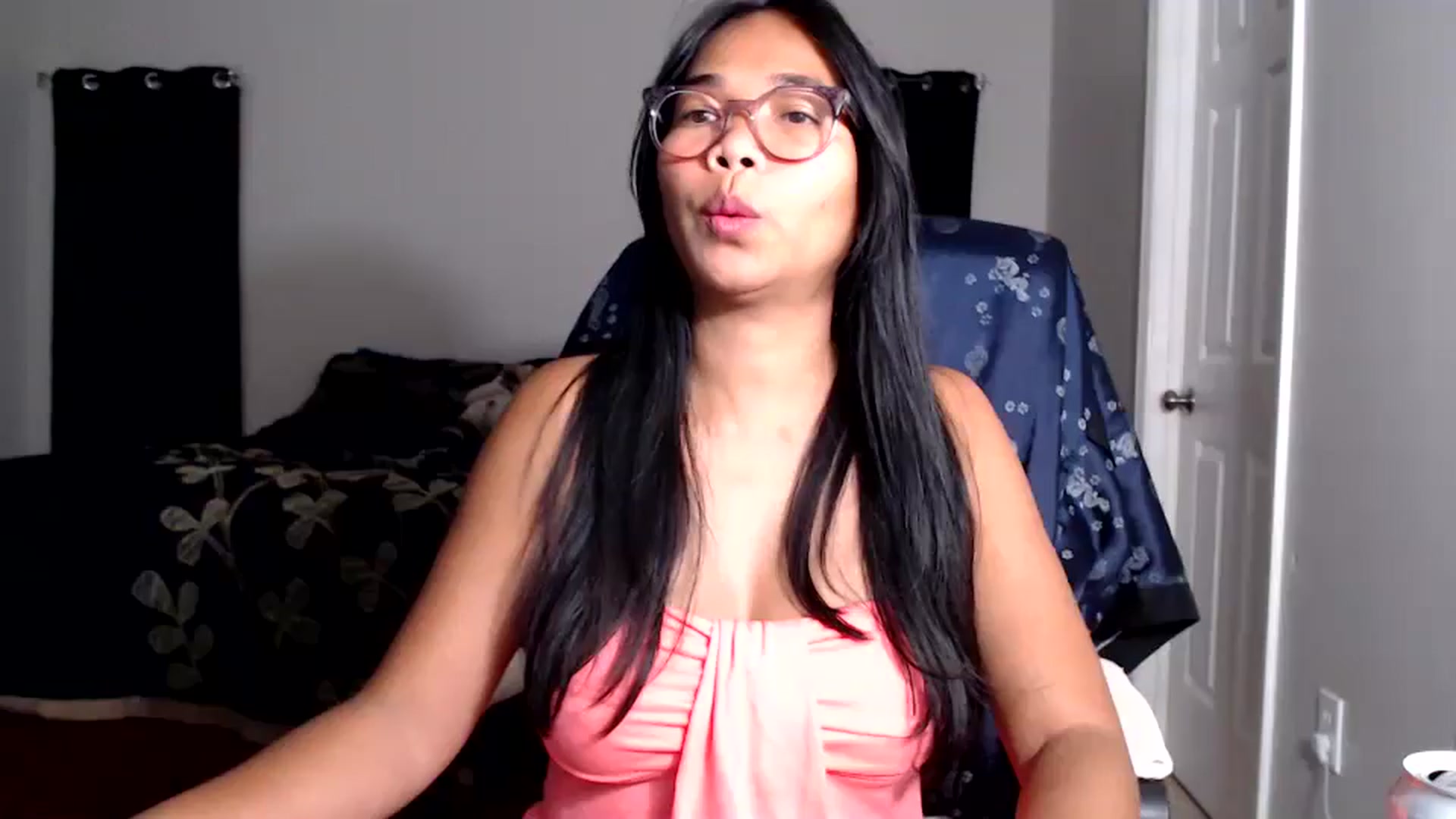 Gallery image thumbnail from Littlekai2025's myfreecams stream on, 05/31/2025, 04:33 image 15 of 20