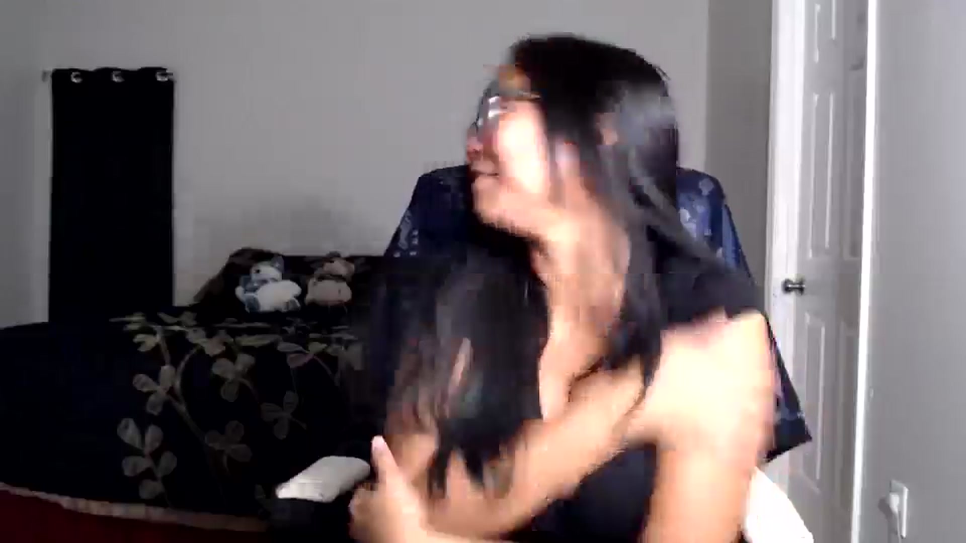 Gallery image thumbnail from Littlekai2025's myfreecams stream on, 06/01/2025, 04:08 image 11 of 20