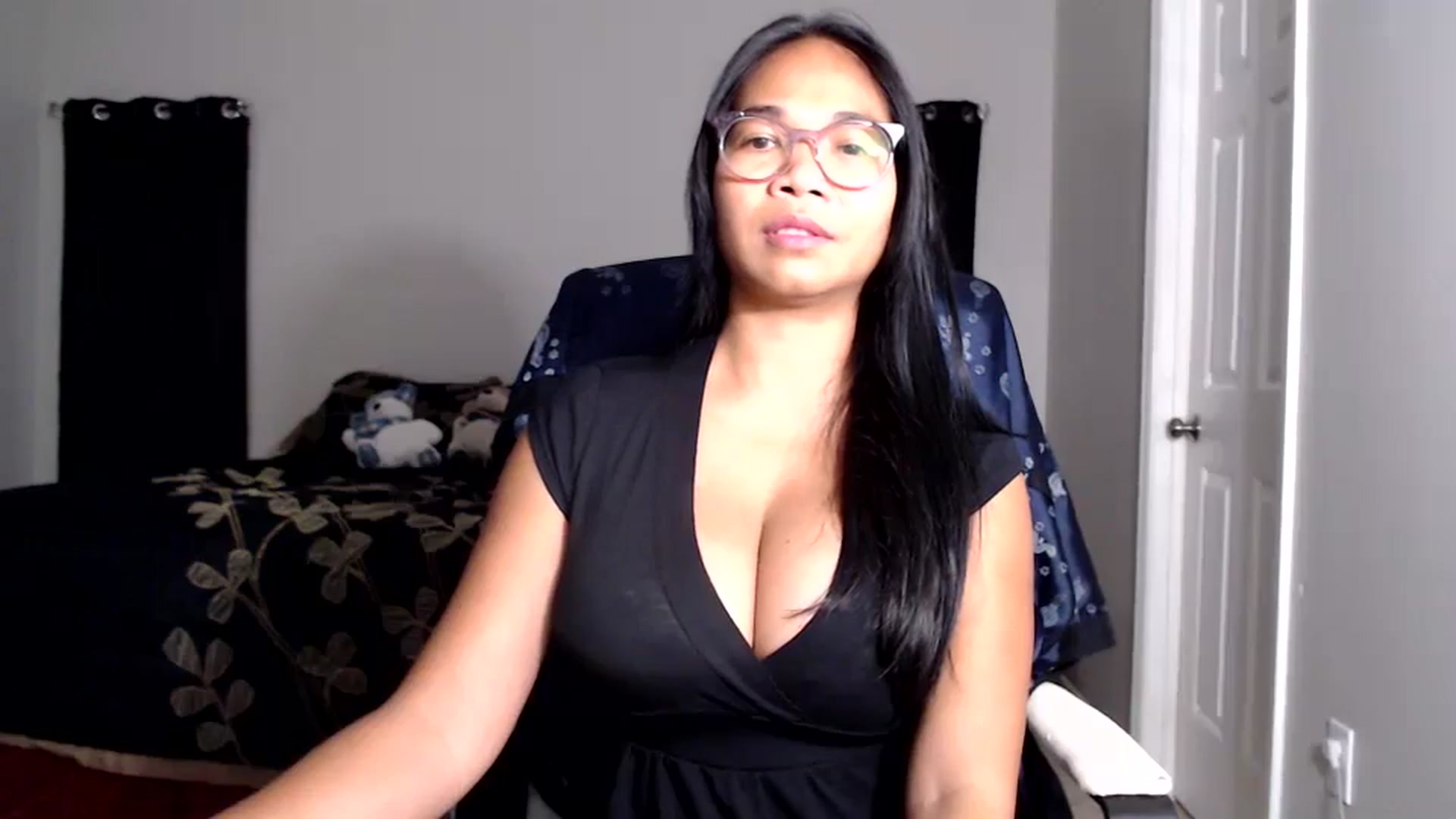 Gallery image thumbnail from Littlekai2025's myfreecams stream on, 06/01/2025, 04:08 image 5 of 20