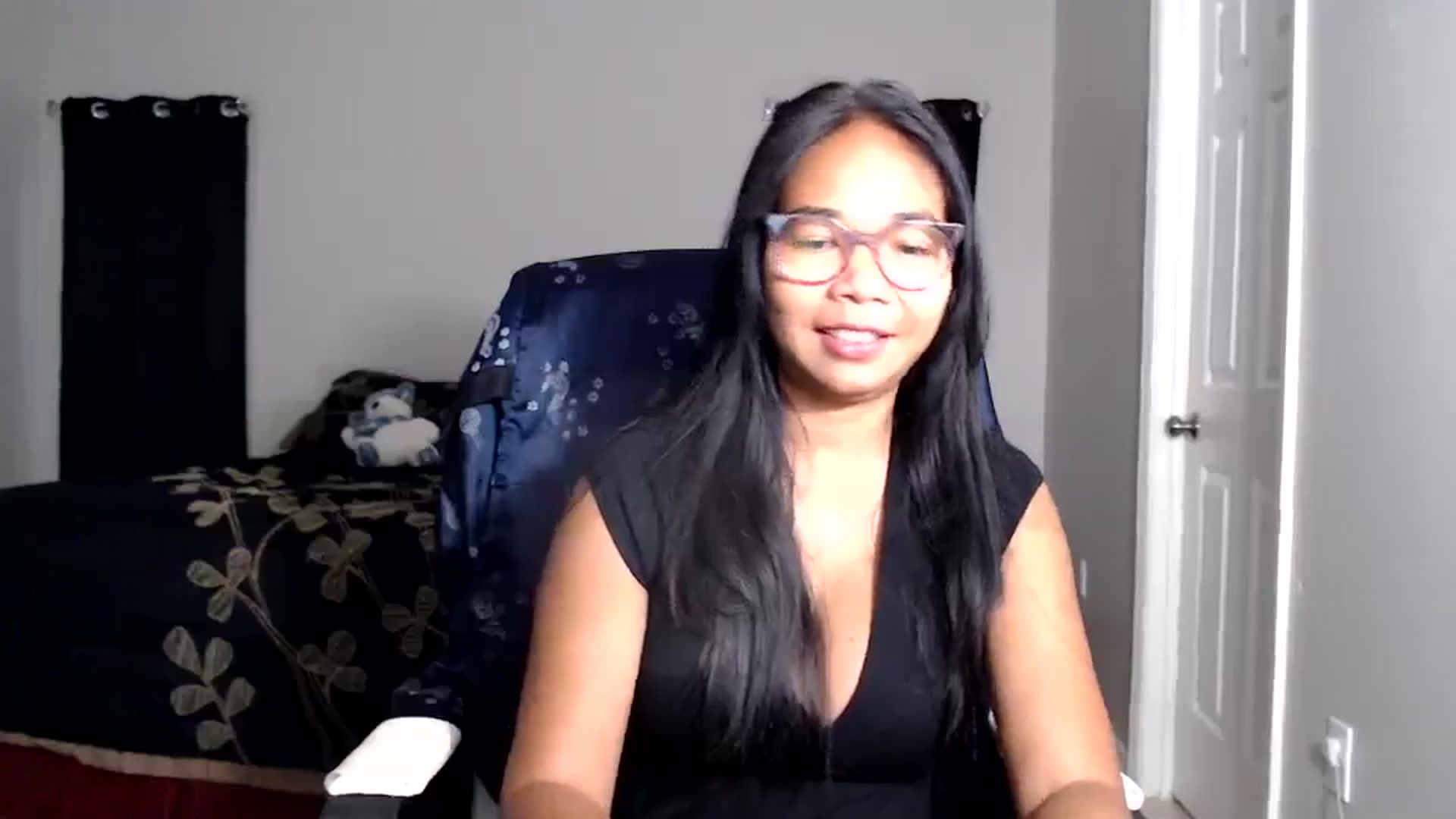 Gallery image thumbnail from Littlekai2025's myfreecams stream on, 06/01/2025, 04:08 image 3 of 20