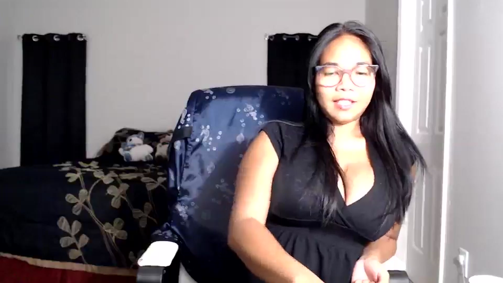 Gallery image thumbnail from Littlekai2025's myfreecams stream on, 06/01/2025, 04:08 image 4 of 20