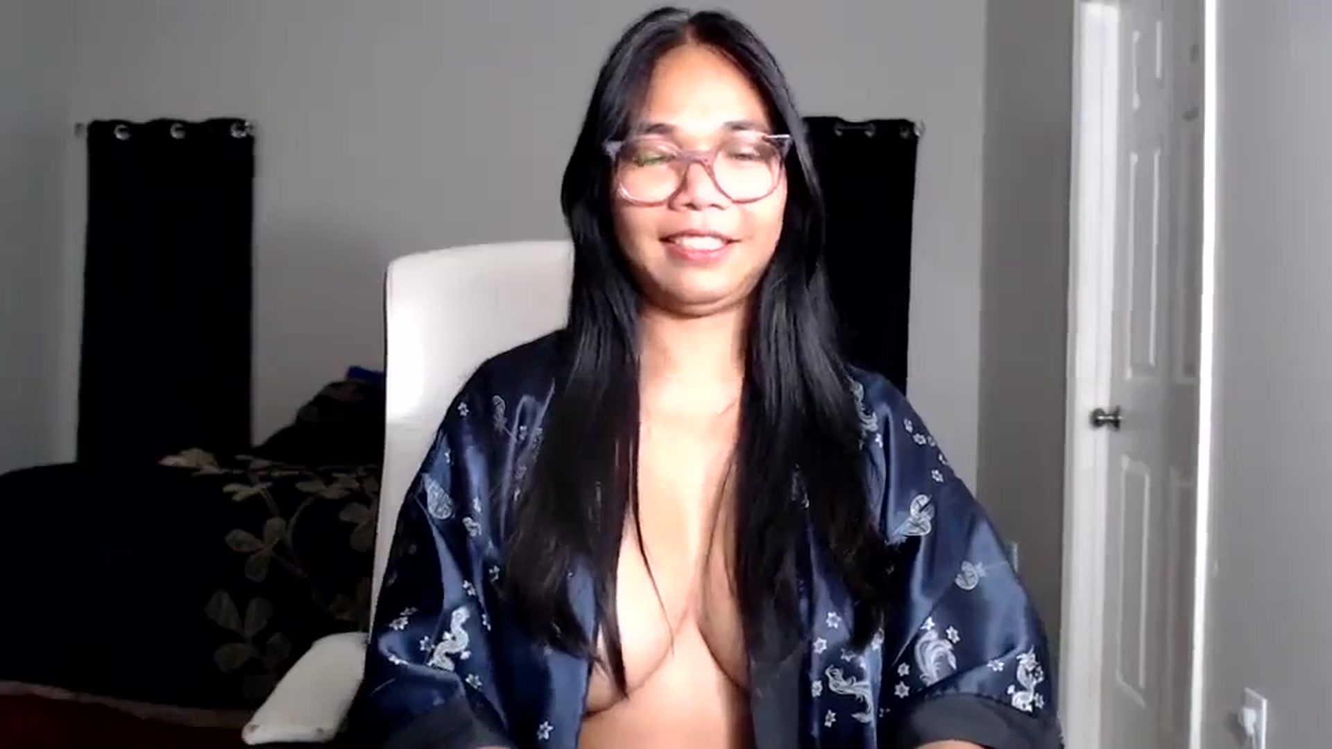 Gallery image thumbnail from Littlekai2025's myfreecams stream on, 06/04/2025, 04:31 image 19 of 20