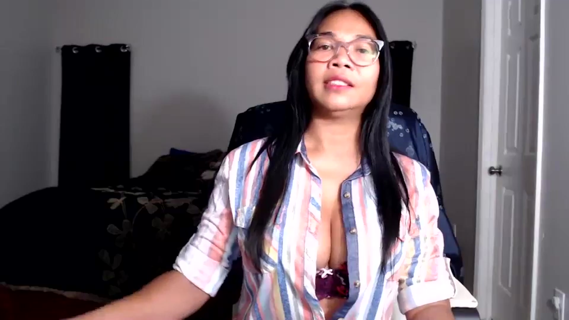Gallery image thumbnail from Littlekai2025's myfreecams stream on, 06/05/2025, 04:21 image 12 of 20