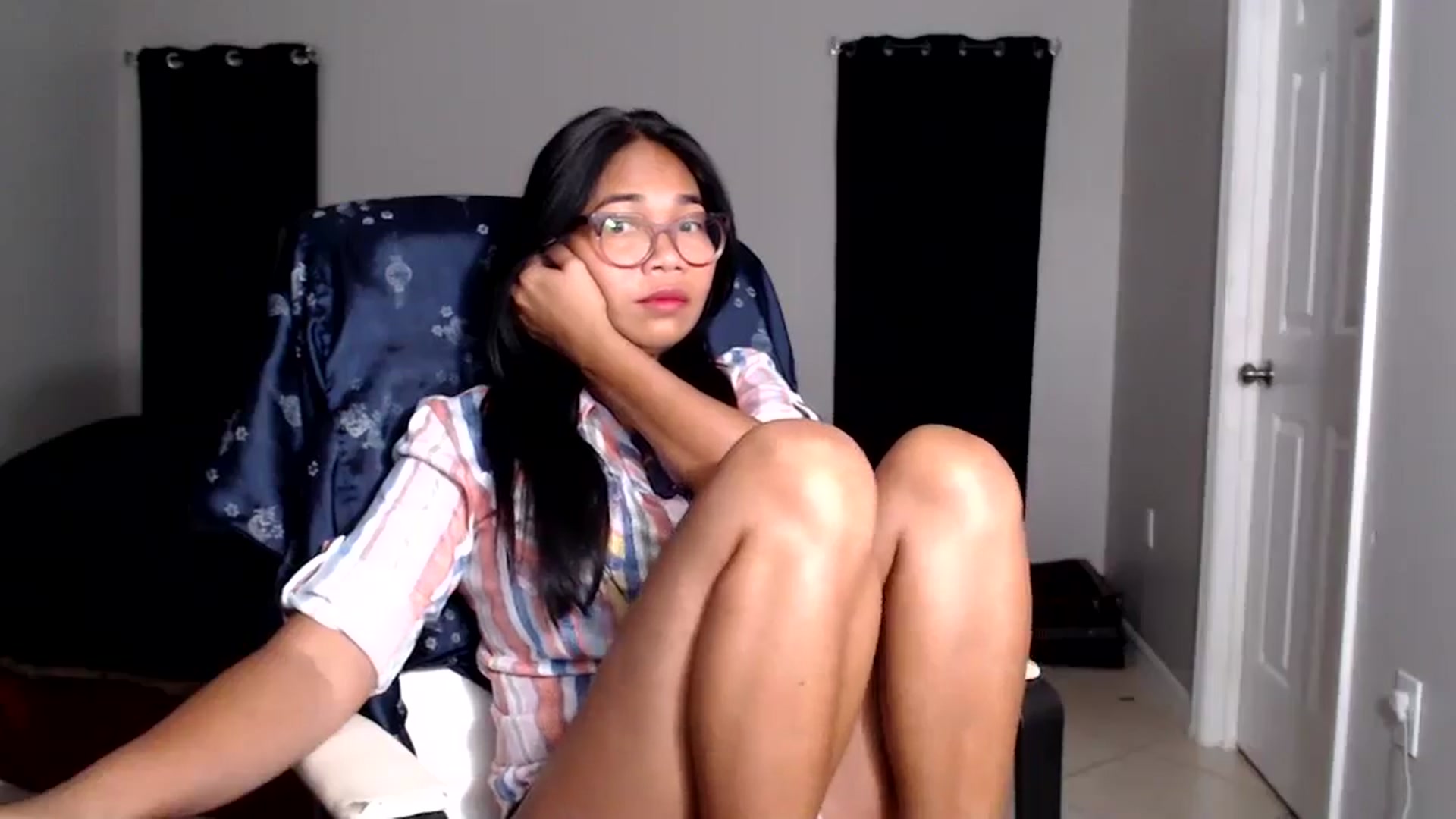 Gallery image thumbnail from Littlekai2025's myfreecams stream on, 06/05/2025, 04:21 image 6 of 20