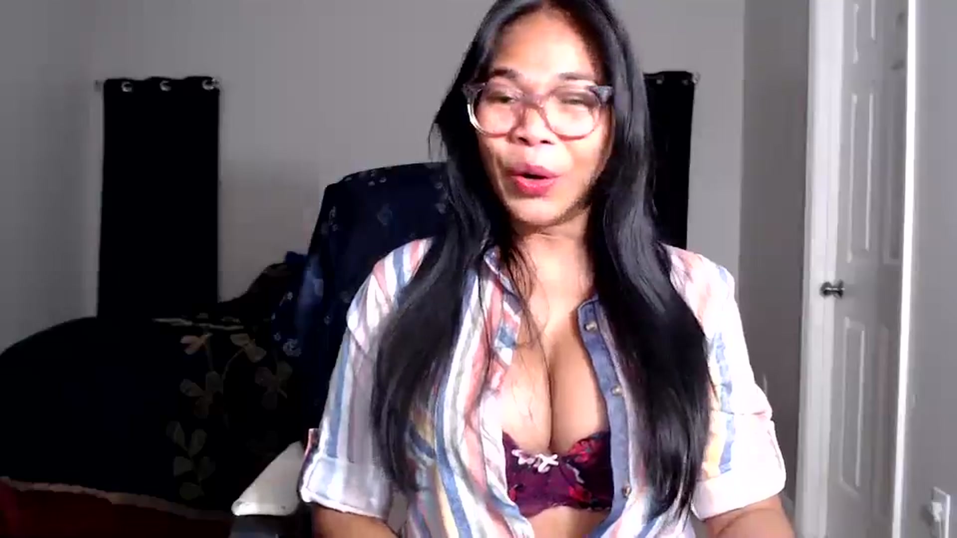 Gallery image thumbnail from Littlekai2025's myfreecams stream on, 06/05/2025, 04:21 image 14 of 20