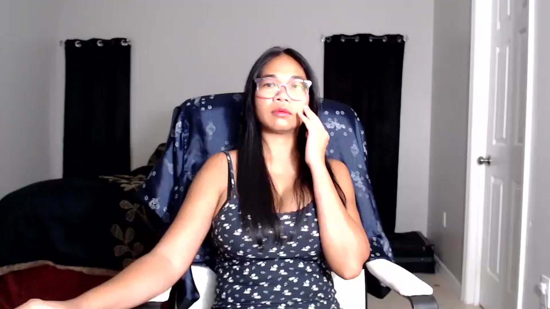 Gallery image thumbnail from Littlekai2025's myfreecams stream on, 06/06/2025, 24:00 image 18 of 20