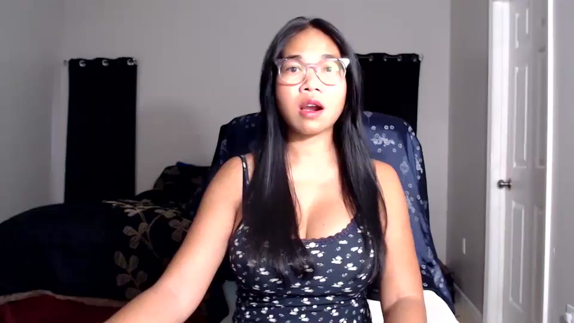 Gallery image thumbnail from Littlekai2025's myfreecams stream on, 06/06/2025, 24:00 image 1 of 20