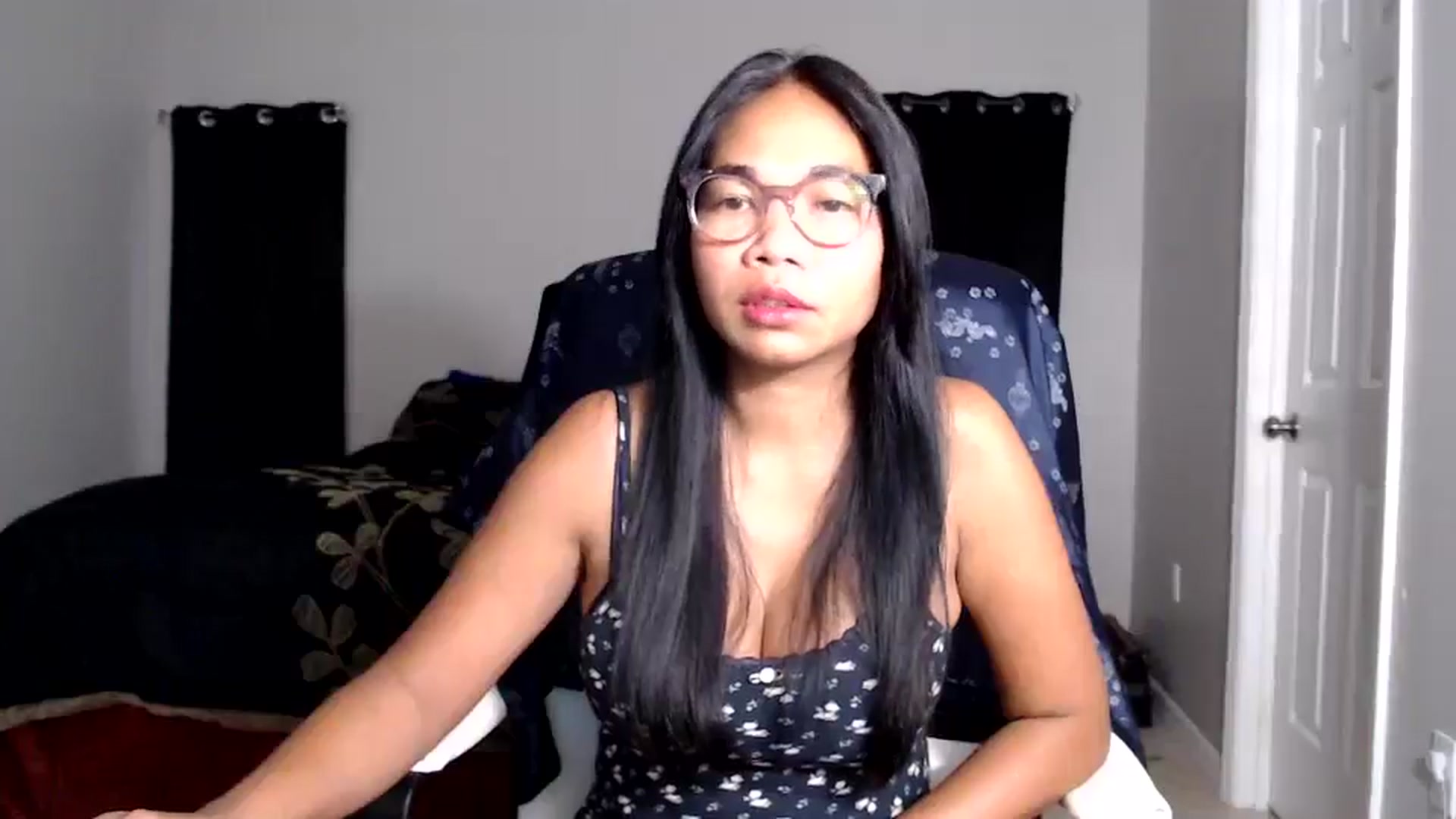Gallery image thumbnail from Littlekai2025's myfreecams stream on, 06/06/2025, 24:00 image 17 of 20