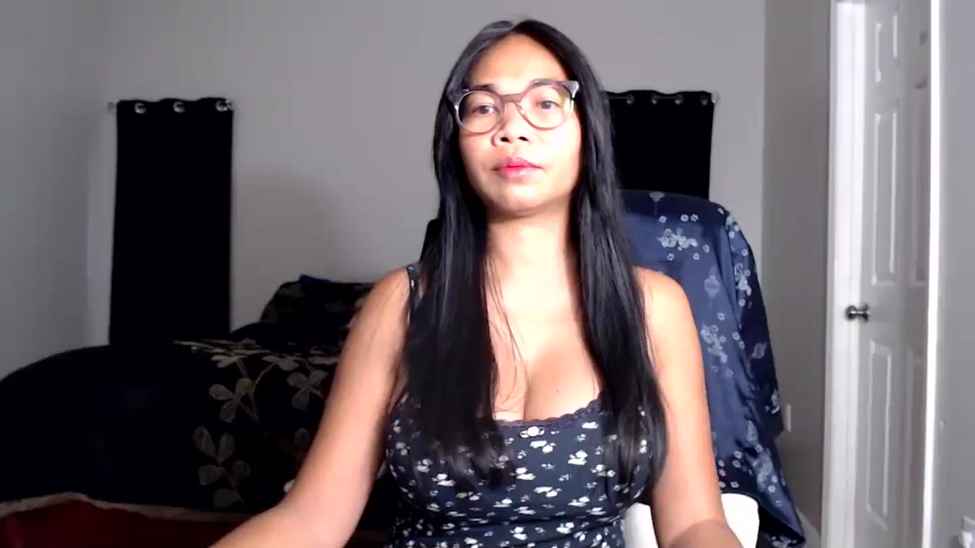 Gallery image thumbnail from Littlekai2025's myfreecams stream on, 06/06/2025, 24:00 image 6 of 20