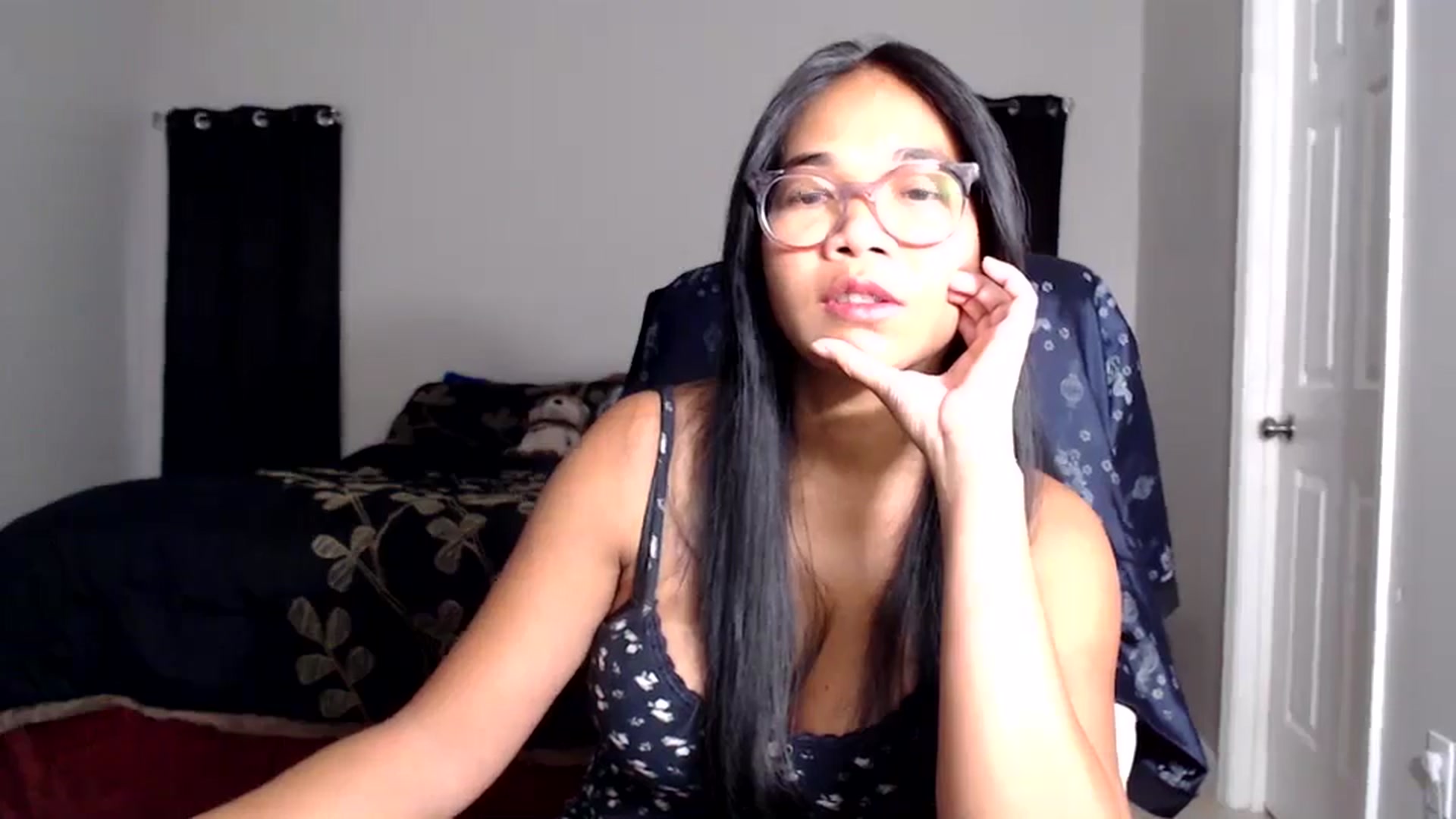 Gallery image thumbnail from Littlekai2025's myfreecams stream on, 06/06/2025, 24:00 image 12 of 20