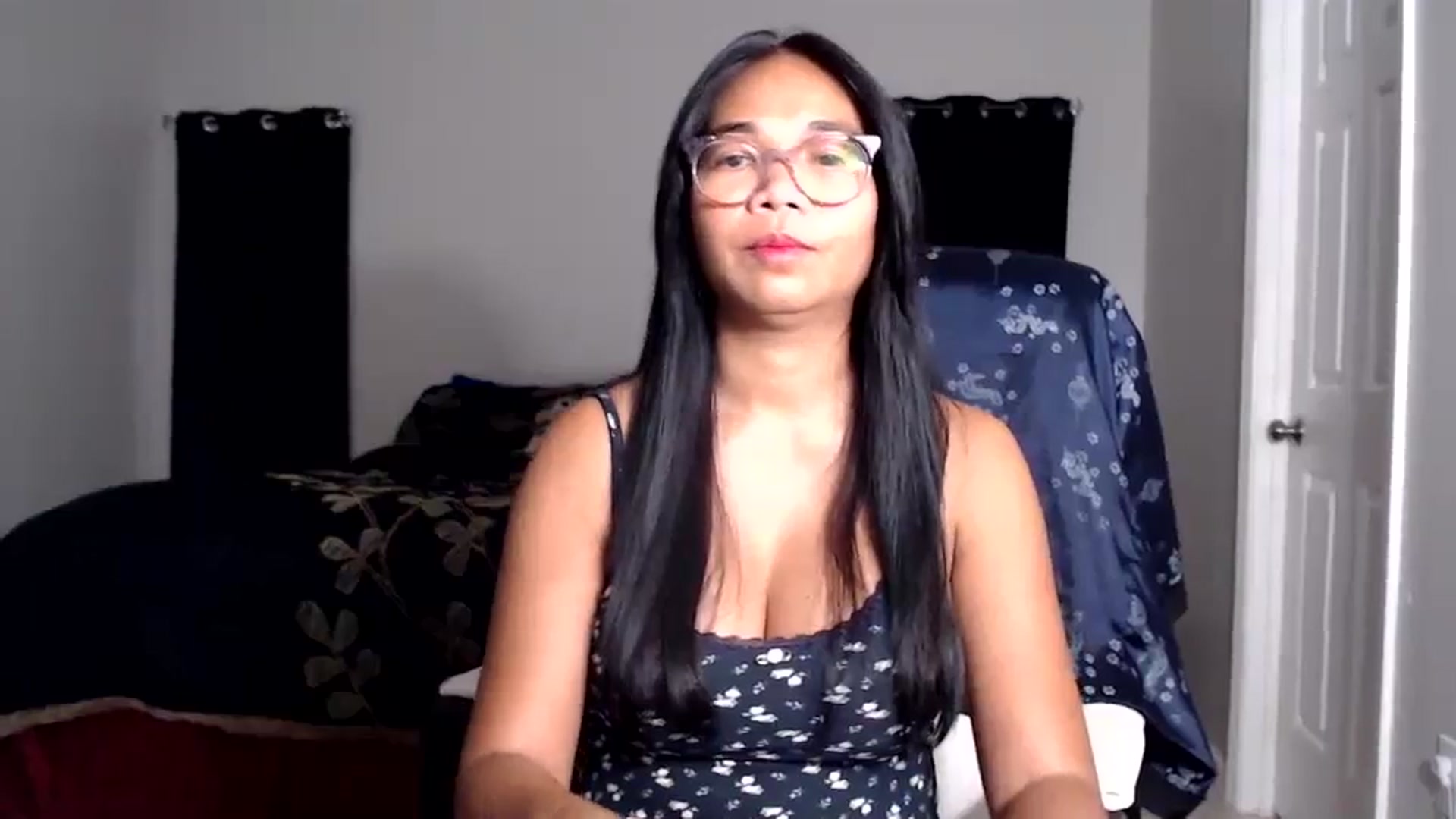 Gallery image thumbnail from Littlekai2025's myfreecams stream on, 06/06/2025, 24:00 image 16 of 20