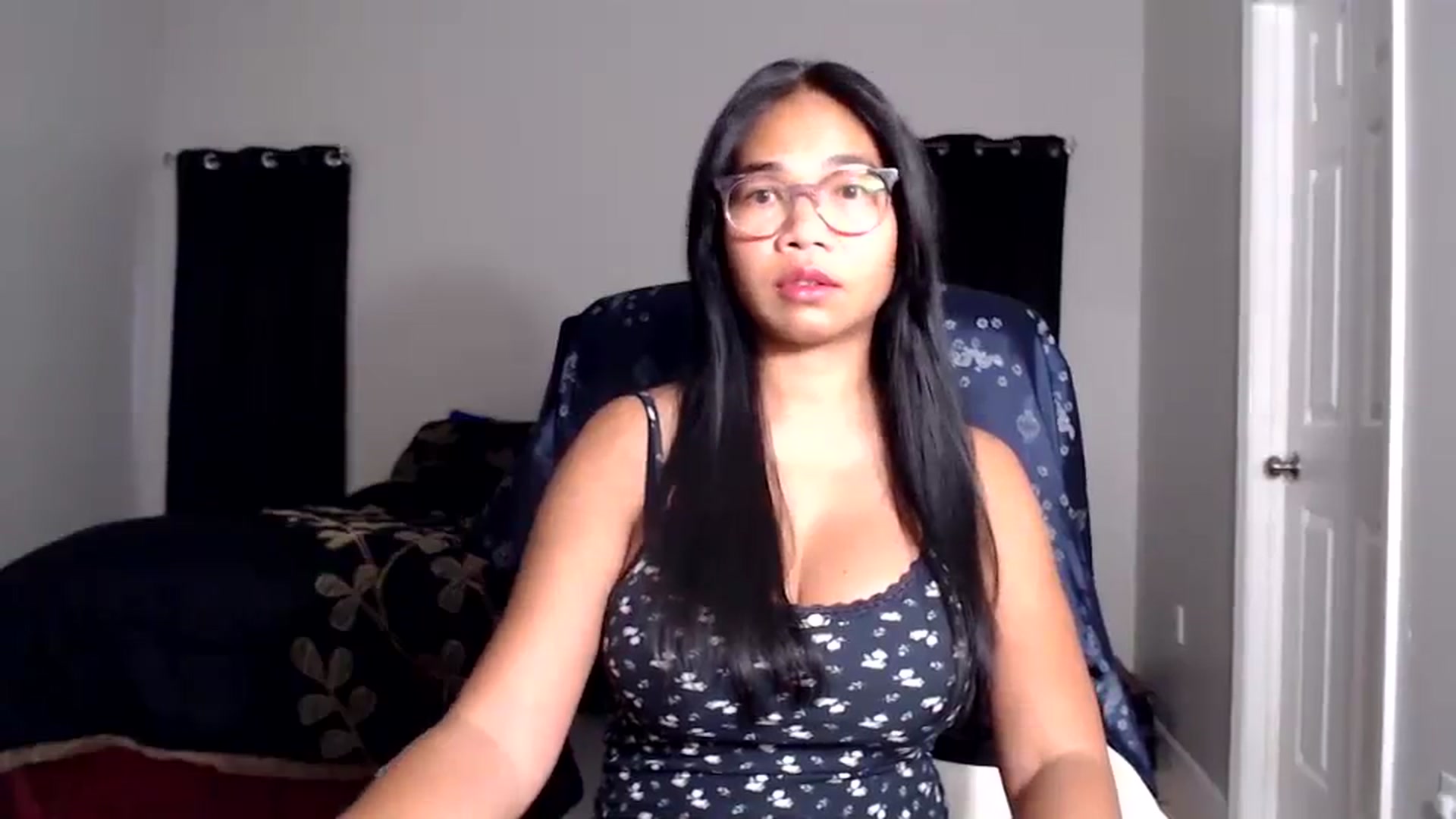 Gallery image thumbnail from Littlekai2025's myfreecams stream on, 06/06/2025, 24:00 image 3 of 20