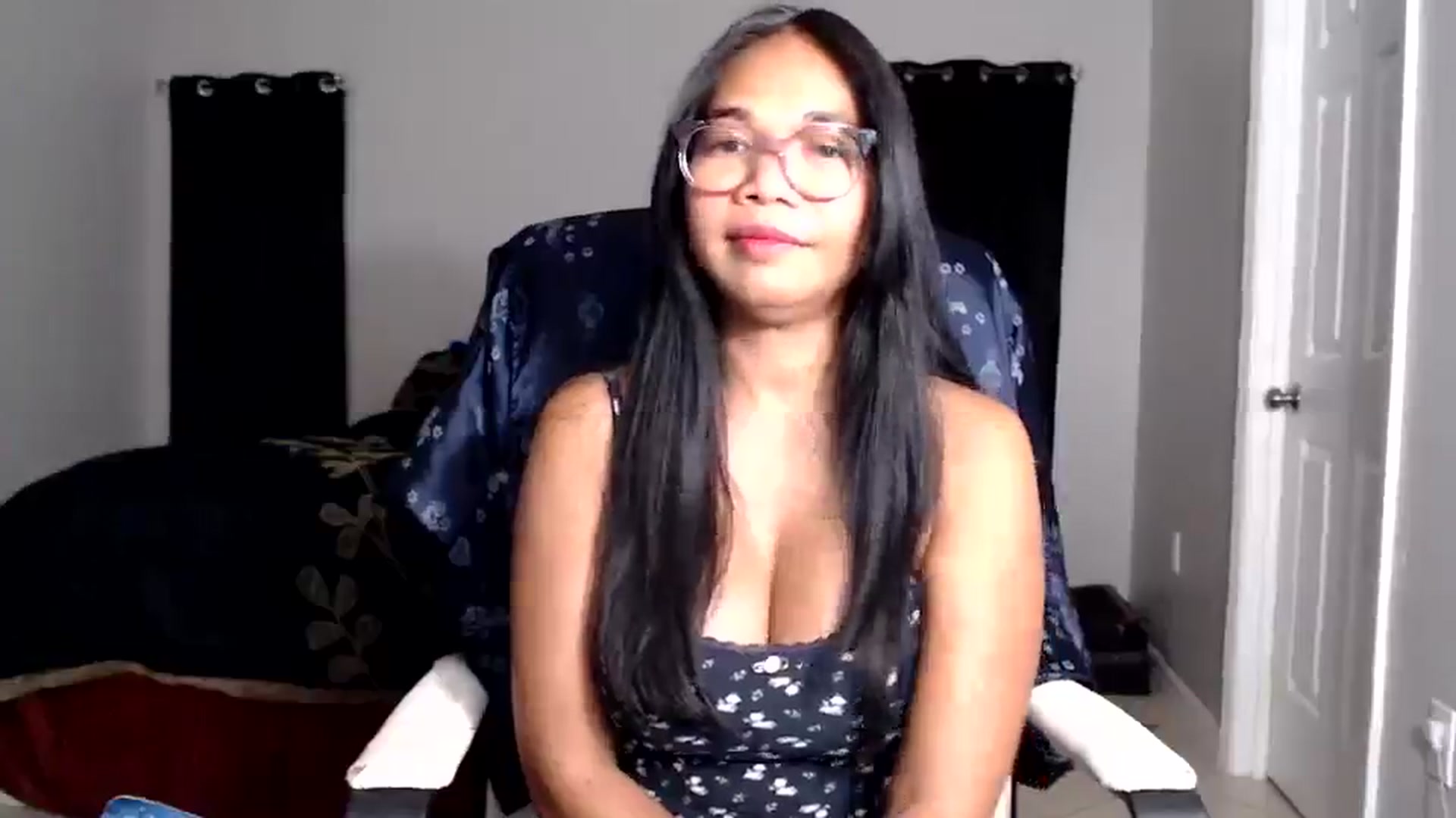 Gallery image thumbnail from Littlekai2025's myfreecams stream on, 06/06/2025, 01:35 image 12 of 20