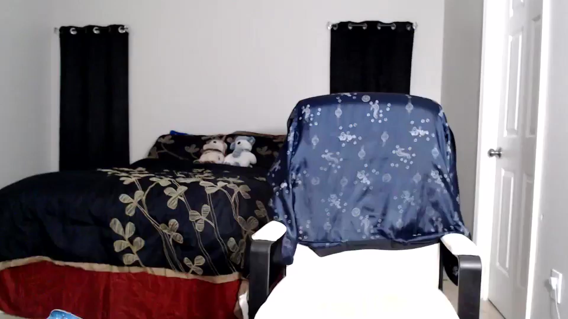 Gallery image thumbnail from Littlekai2025's myfreecams stream on, 06/06/2025, 04:00 image 15 of 20