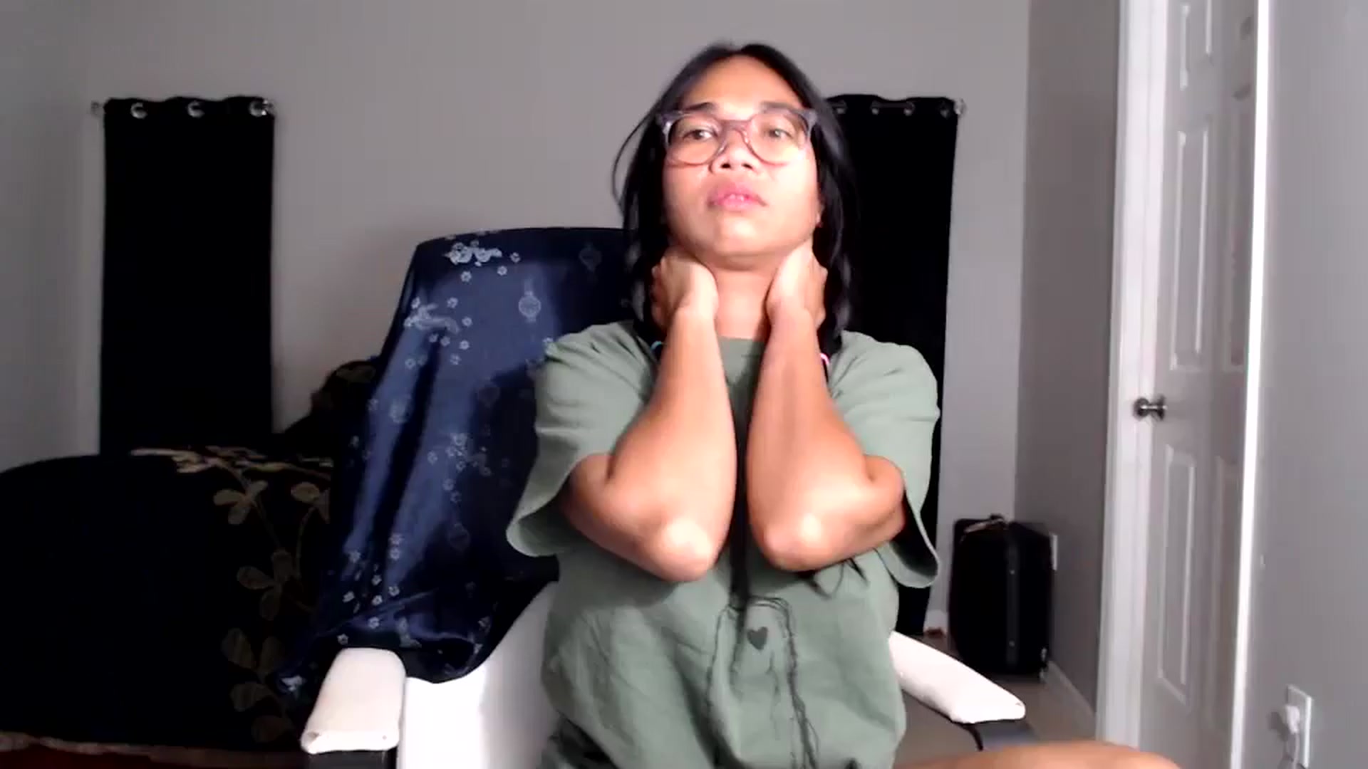 Gallery image thumbnail from Littlekai2025's myfreecams stream on, 06/07/2025, 04:15 image 12 of 20