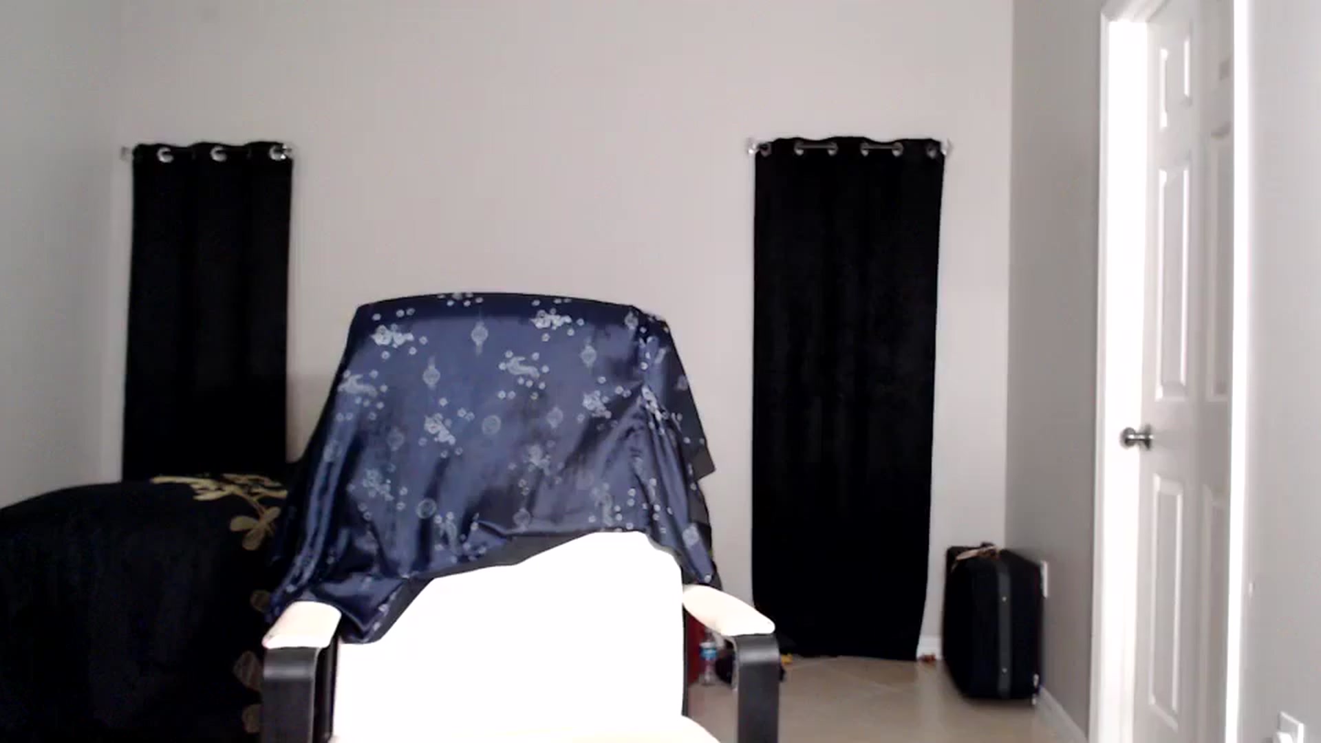 Gallery image thumbnail from Littlekai2025's myfreecams stream on, 06/07/2025, 04:15 image 19 of 20