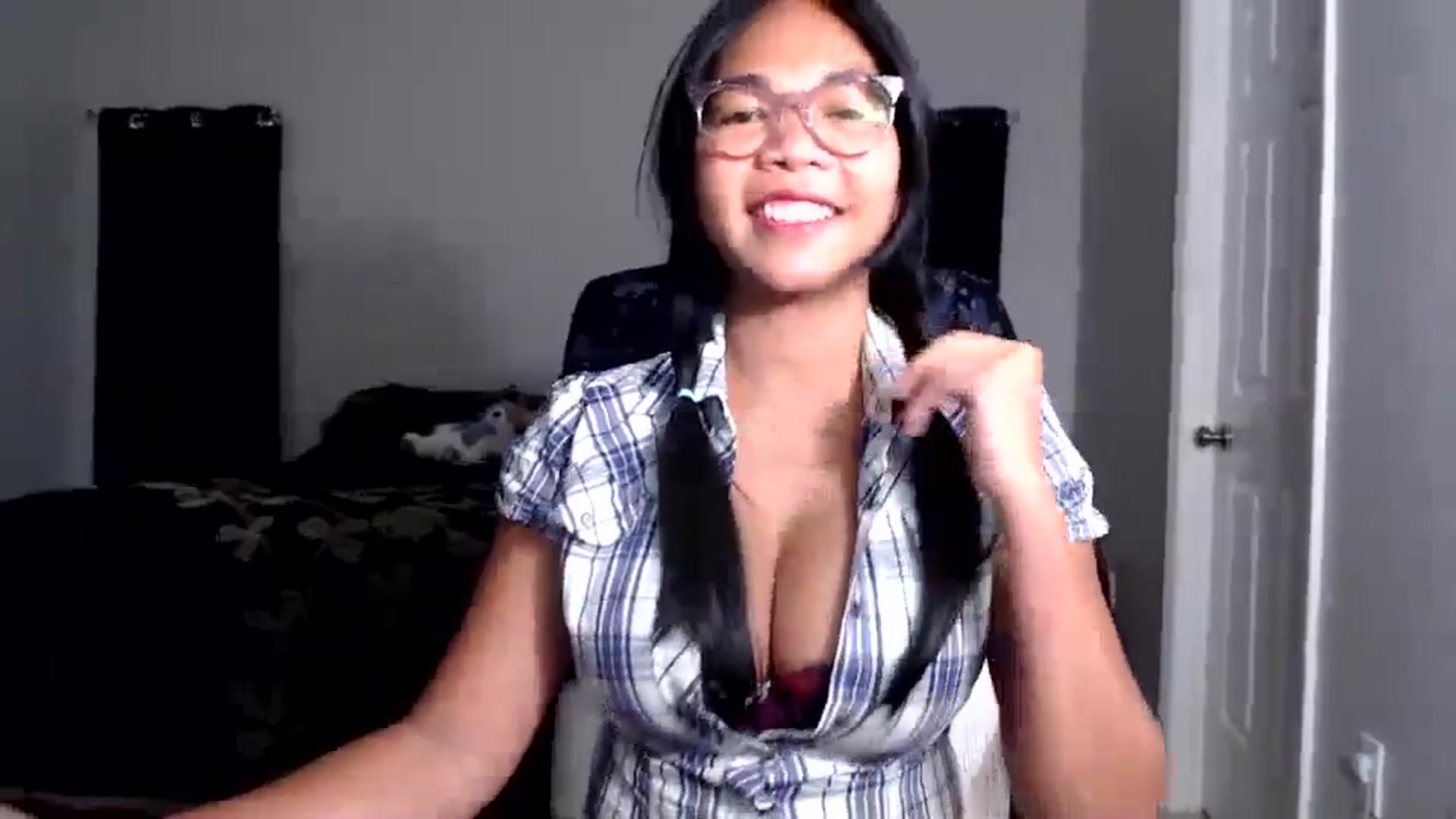 Gallery image thumbnail from Littlekai2025's myfreecams stream on, 06/07/2025, 04:15 image 3 of 20