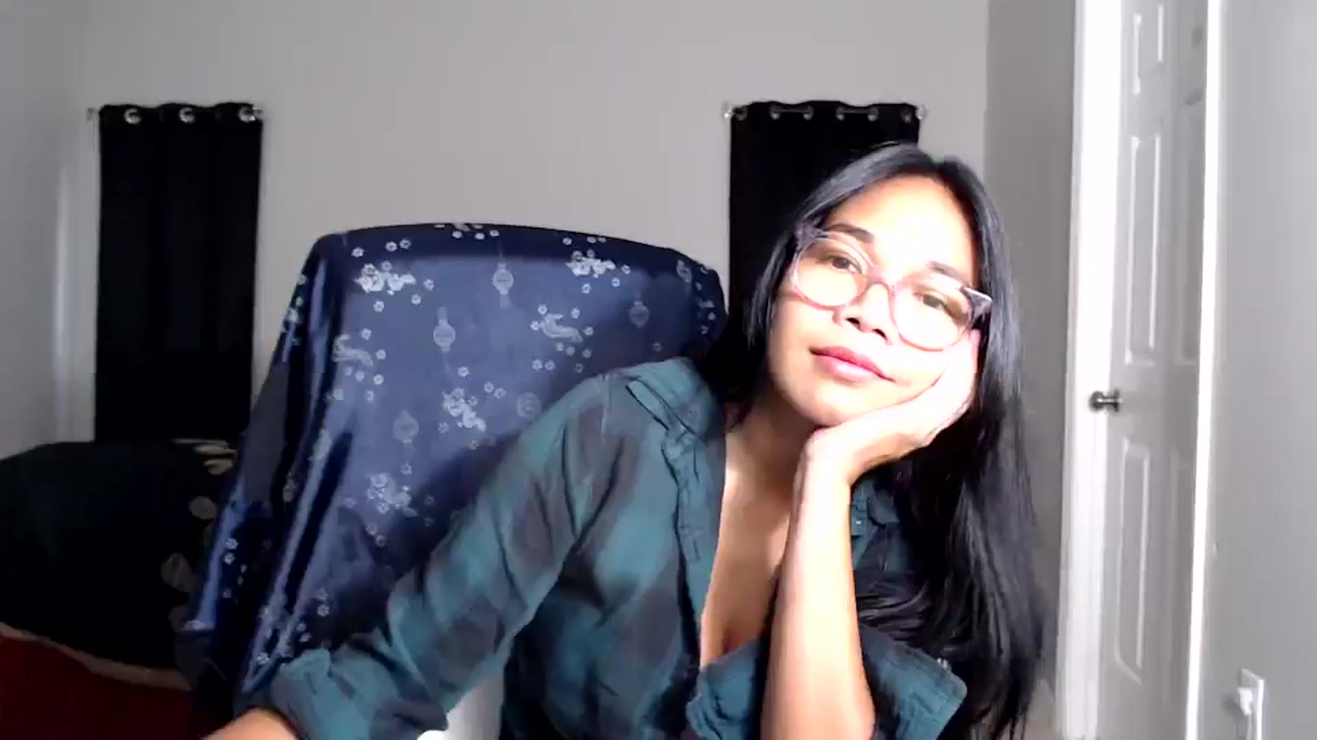 Gallery image thumbnail from Littlekai2025's myfreecams stream on, 06/08/2025, 24:01 image 3 of 20