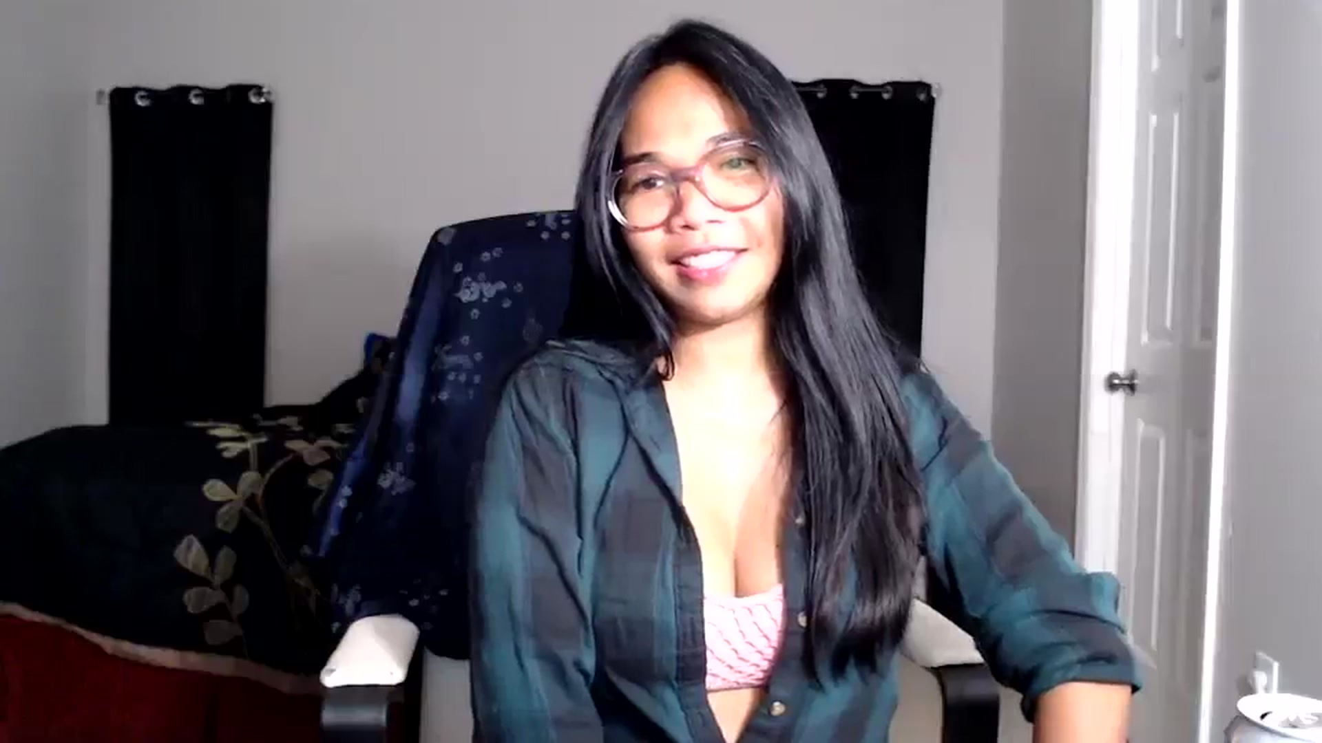 Gallery image thumbnail from Littlekai2025's myfreecams stream on, 06/08/2025, 01:03 image 19 of 20