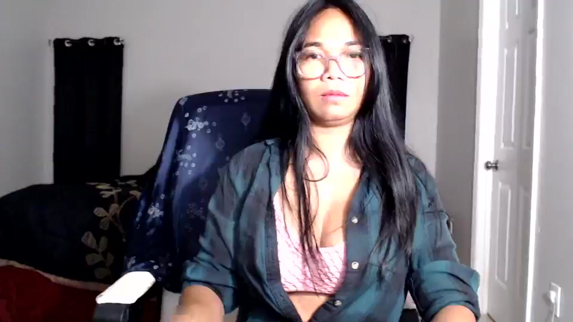Gallery image thumbnail from Littlekai2025's myfreecams stream on, 06/08/2025, 01:03 image 16 of 20