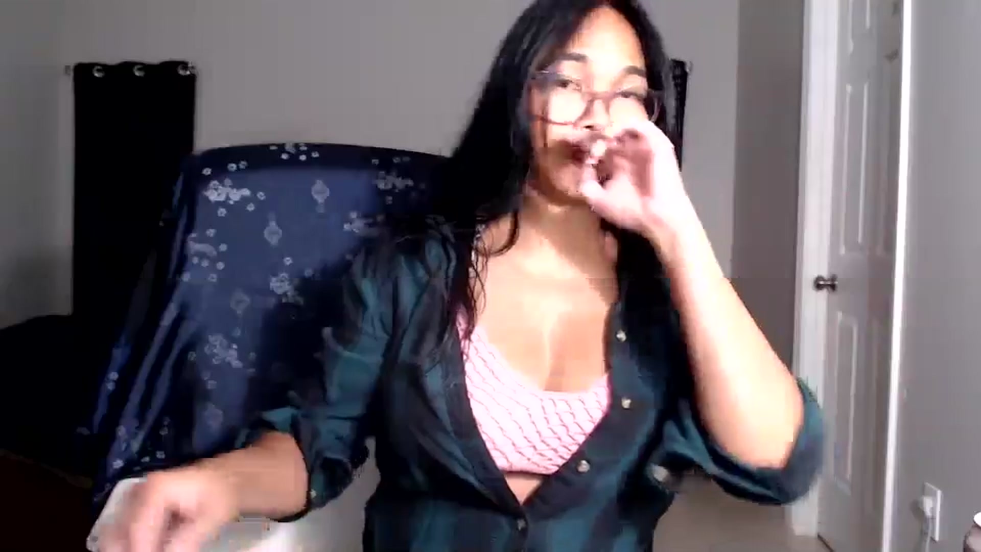 Gallery image thumbnail from Littlekai2025's myfreecams stream on, 06/08/2025, 01:03 image 14 of 20