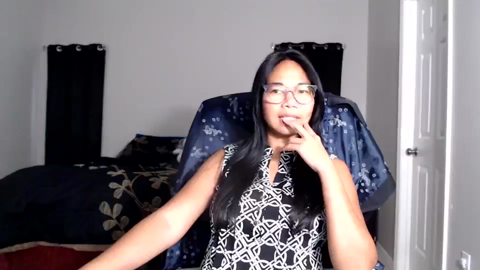 Gallery image thumbnail from Littlekai2025's myfreecams stream on, 06/09/2025, 24:00 image 18 of 20
