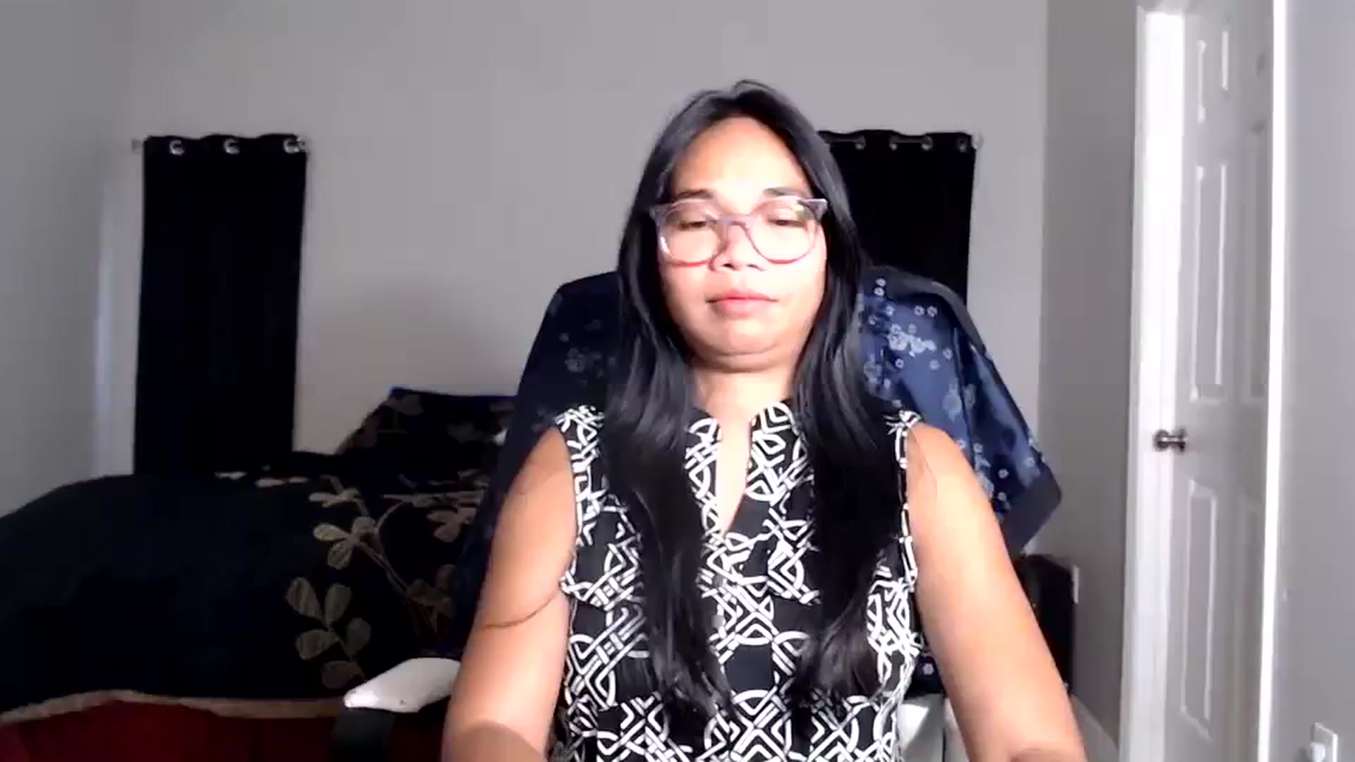 Gallery image thumbnail from Littlekai2025's myfreecams stream on, 06/09/2025, 24:00 image 4 of 20