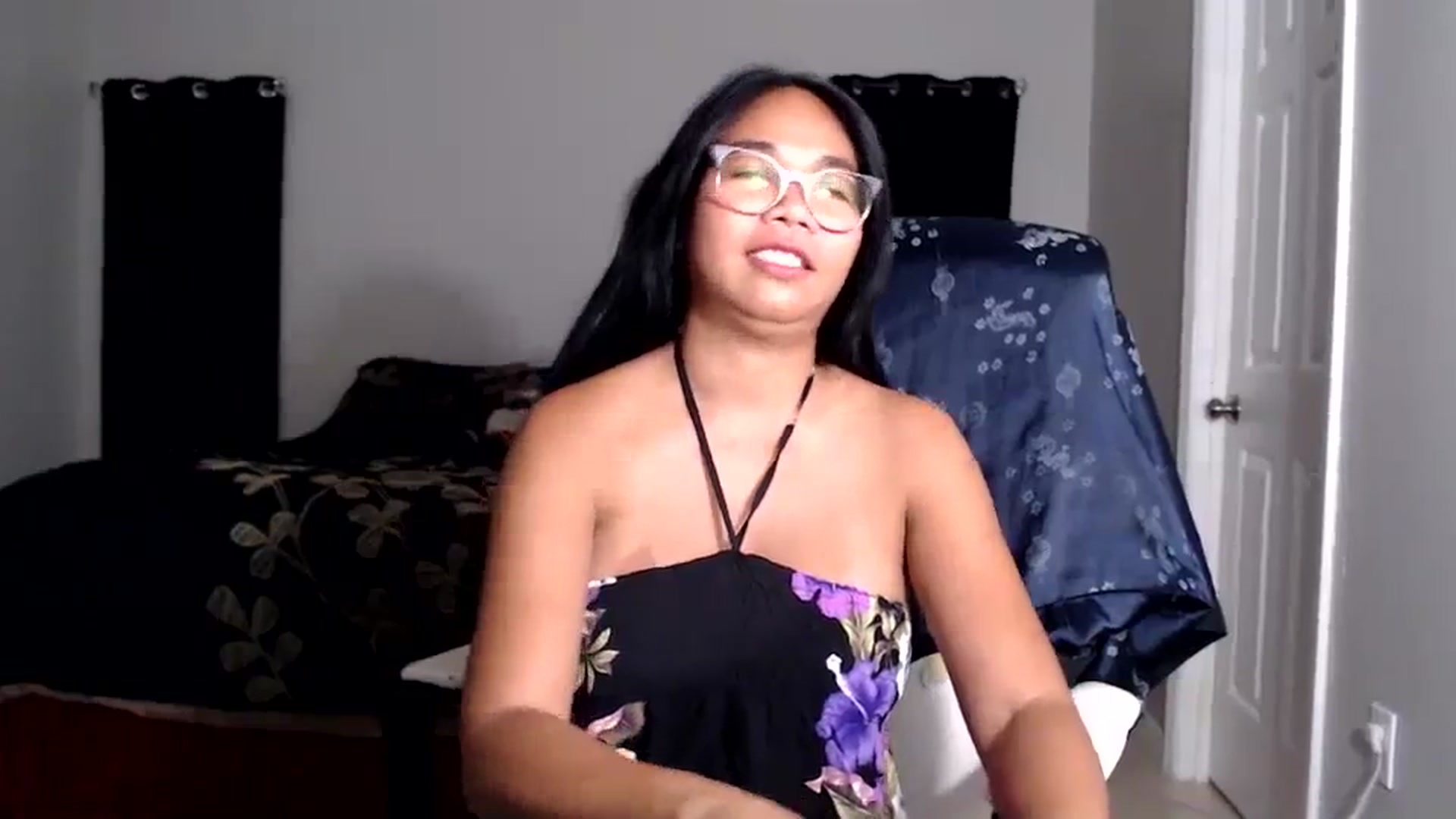 Gallery image thumbnail from Littlekai2025's myfreecams stream on, 06/11/2025, 05:02 image 18 of 20