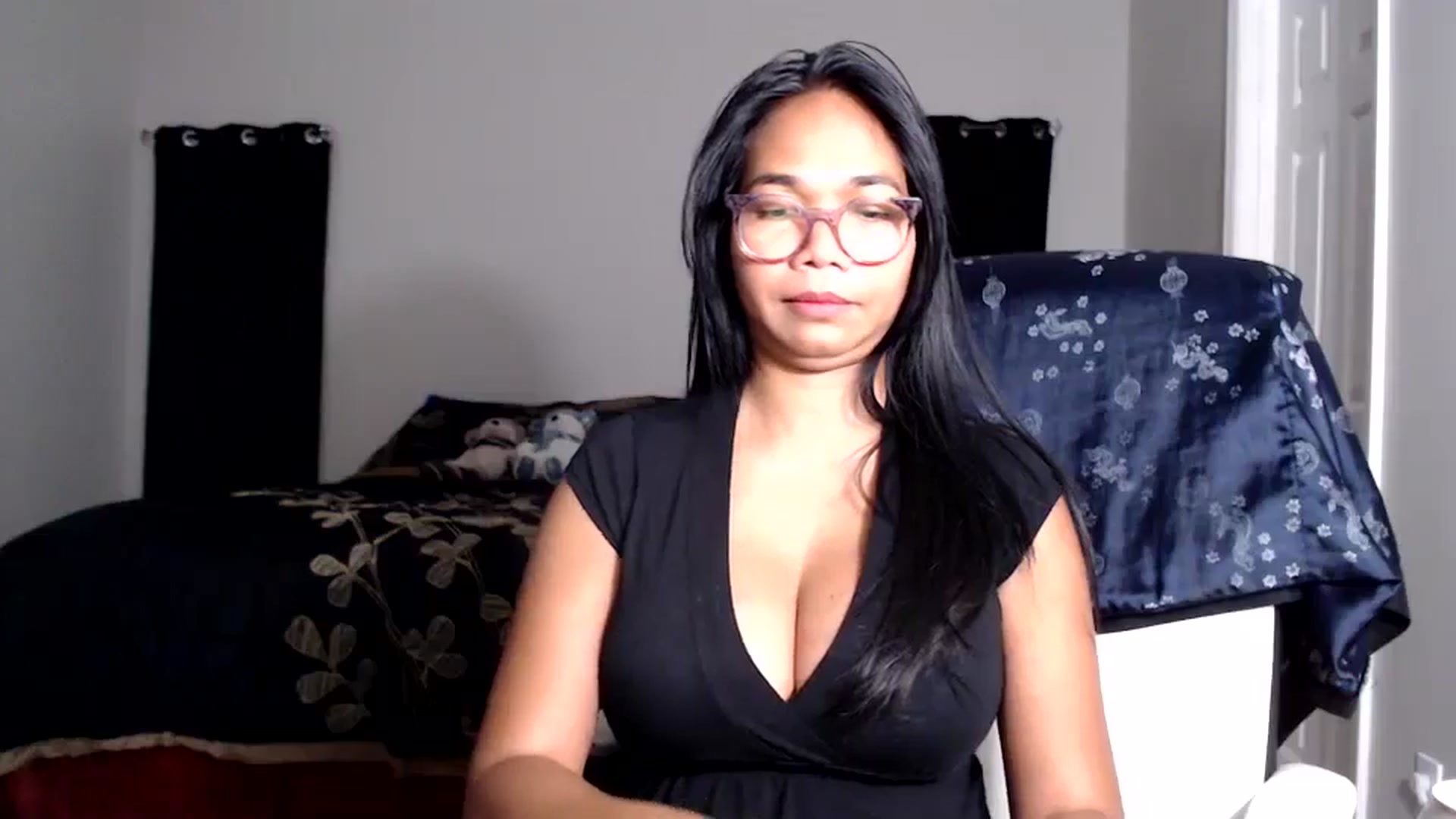 Gallery image thumbnail from Littlekai2025's myfreecams stream on, 06/13/2025, 04:17 image 15 of 20