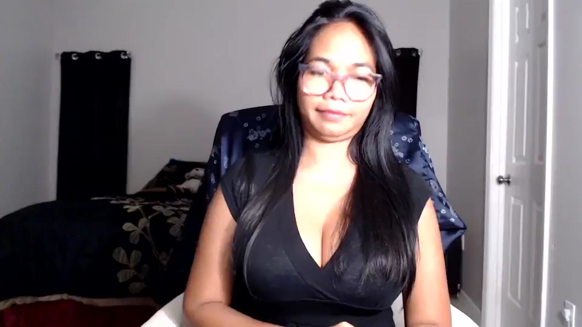 Gallery image thumbnail from Littlekai2025's myfreecams stream on, 06/13/2025, 04:17 image 10 of 20