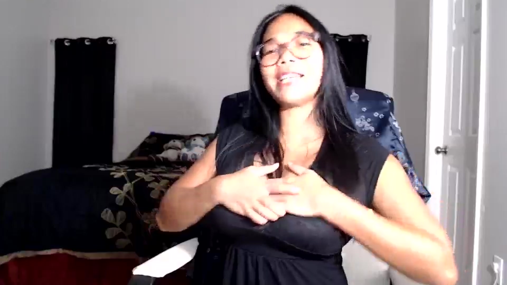 Gallery image thumbnail from Littlekai2025's myfreecams stream on, 06/13/2025, 04:17 image 12 of 20