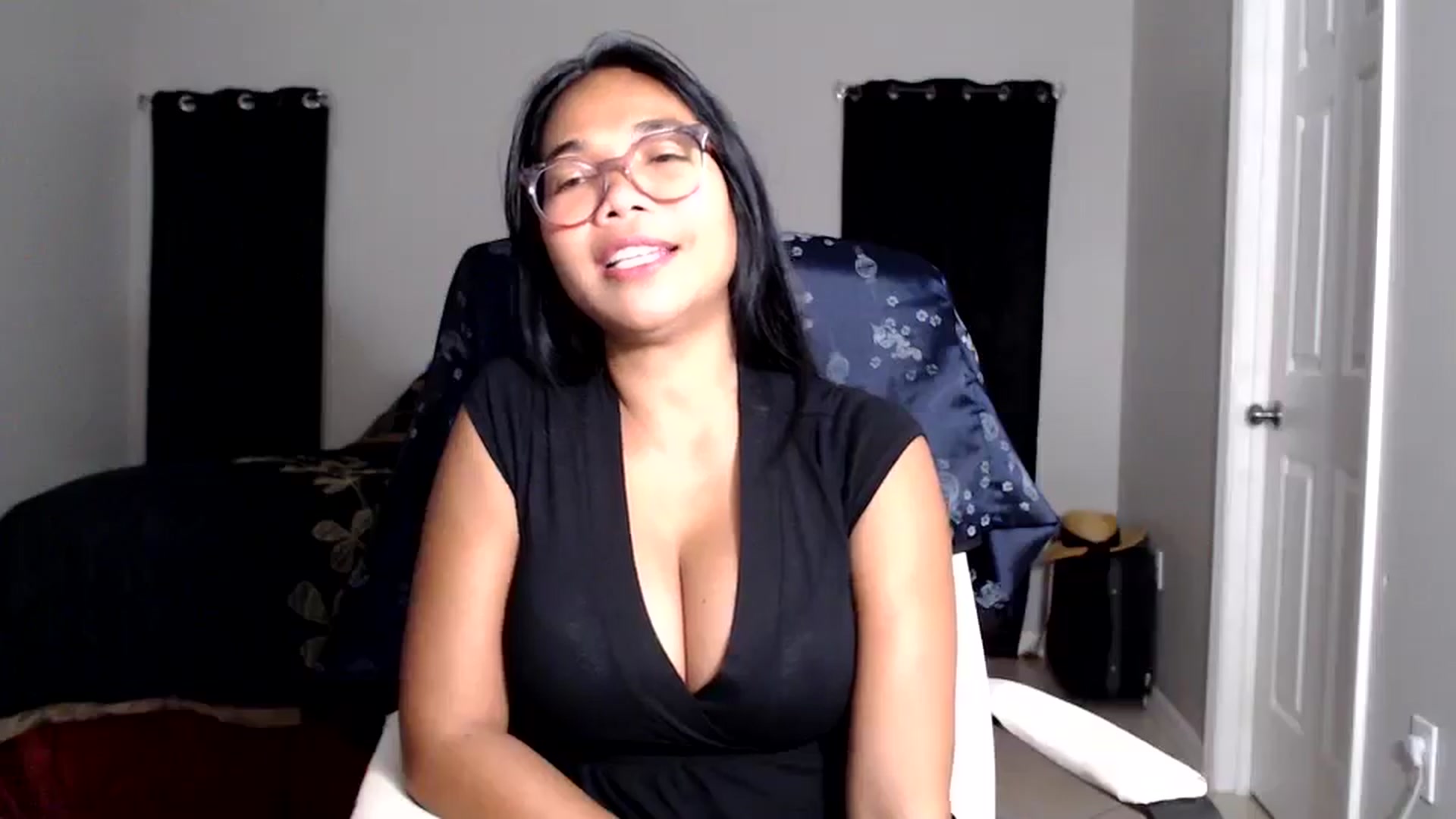 Gallery image thumbnail from Littlekai2025's myfreecams stream on, 06/13/2025, 04:17 image 14 of 20